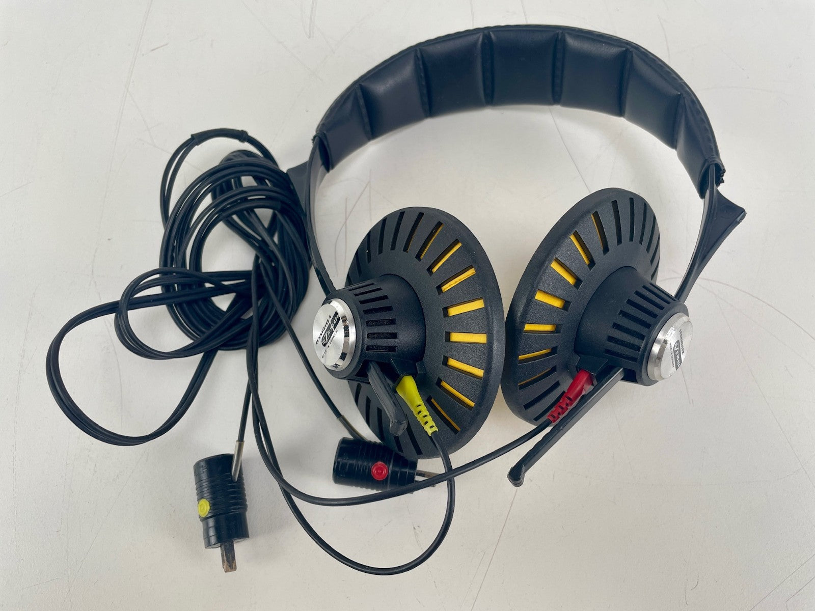 Sennheiser HD-424 Stereo Headphones