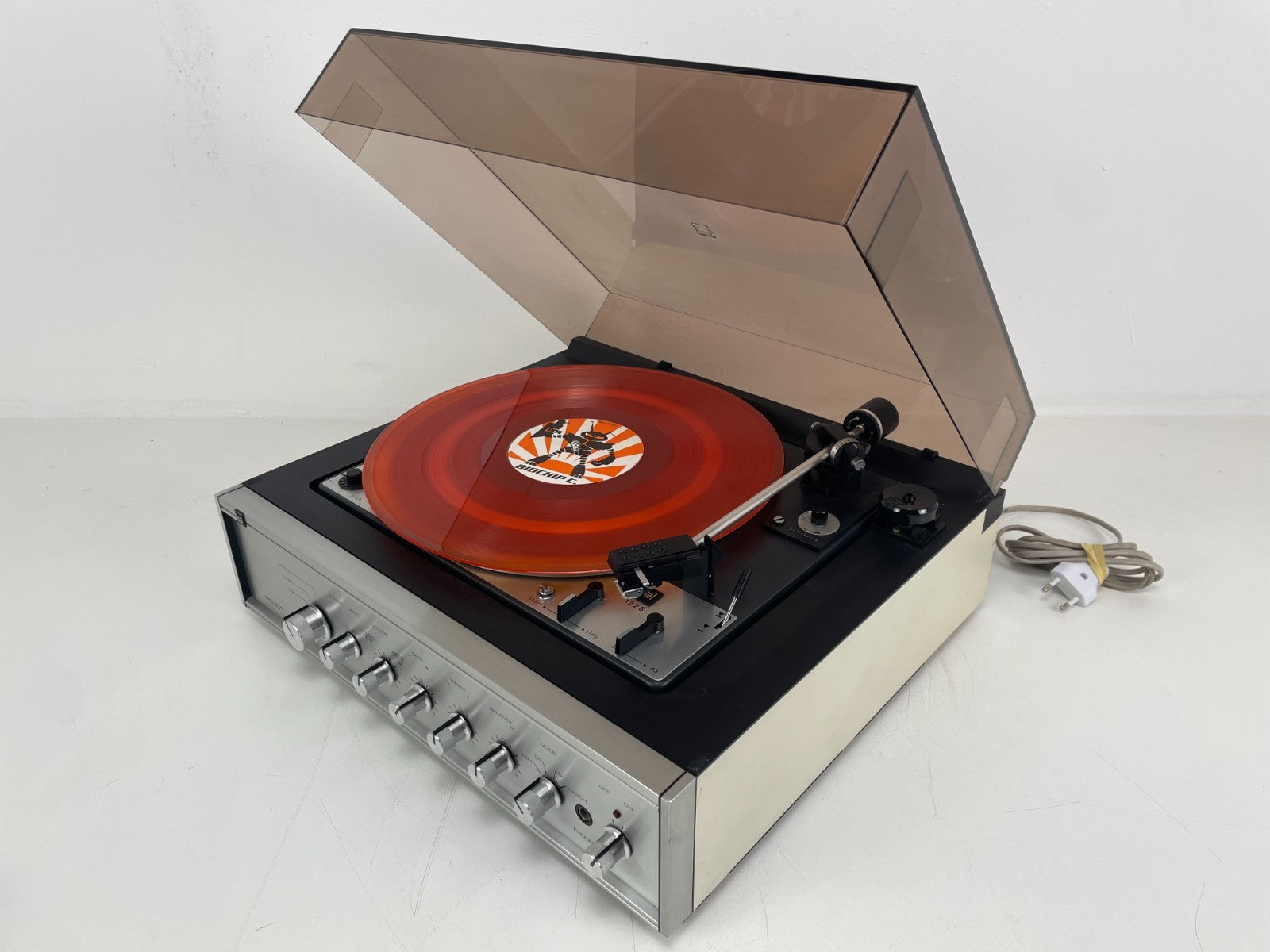 Dual HS151 draaitafel/receiver-combinatie met Philips-cartridge