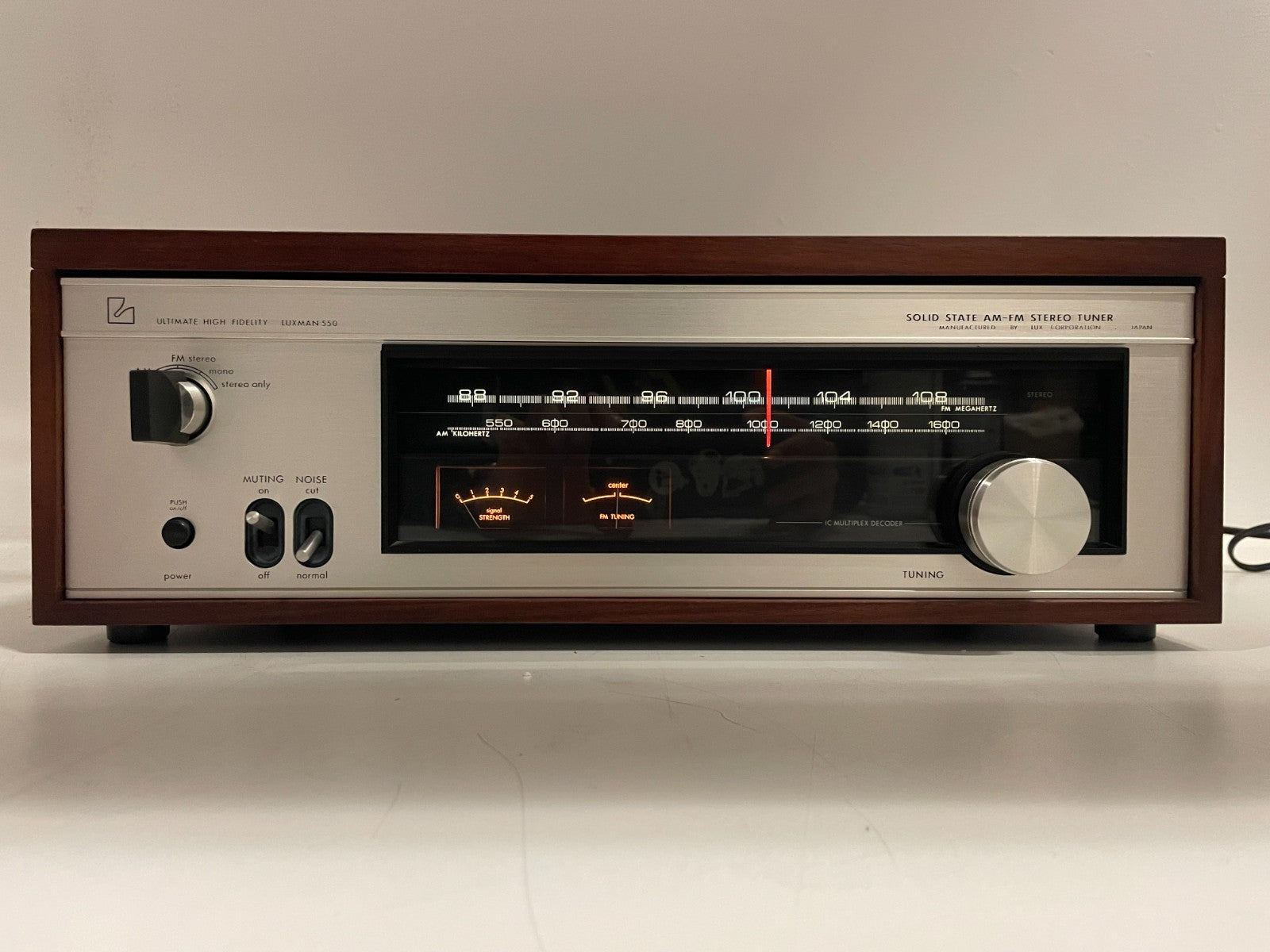 Luxman Luxman WL-550 Tuner – Serviced – US Plug / 220V – With Manual