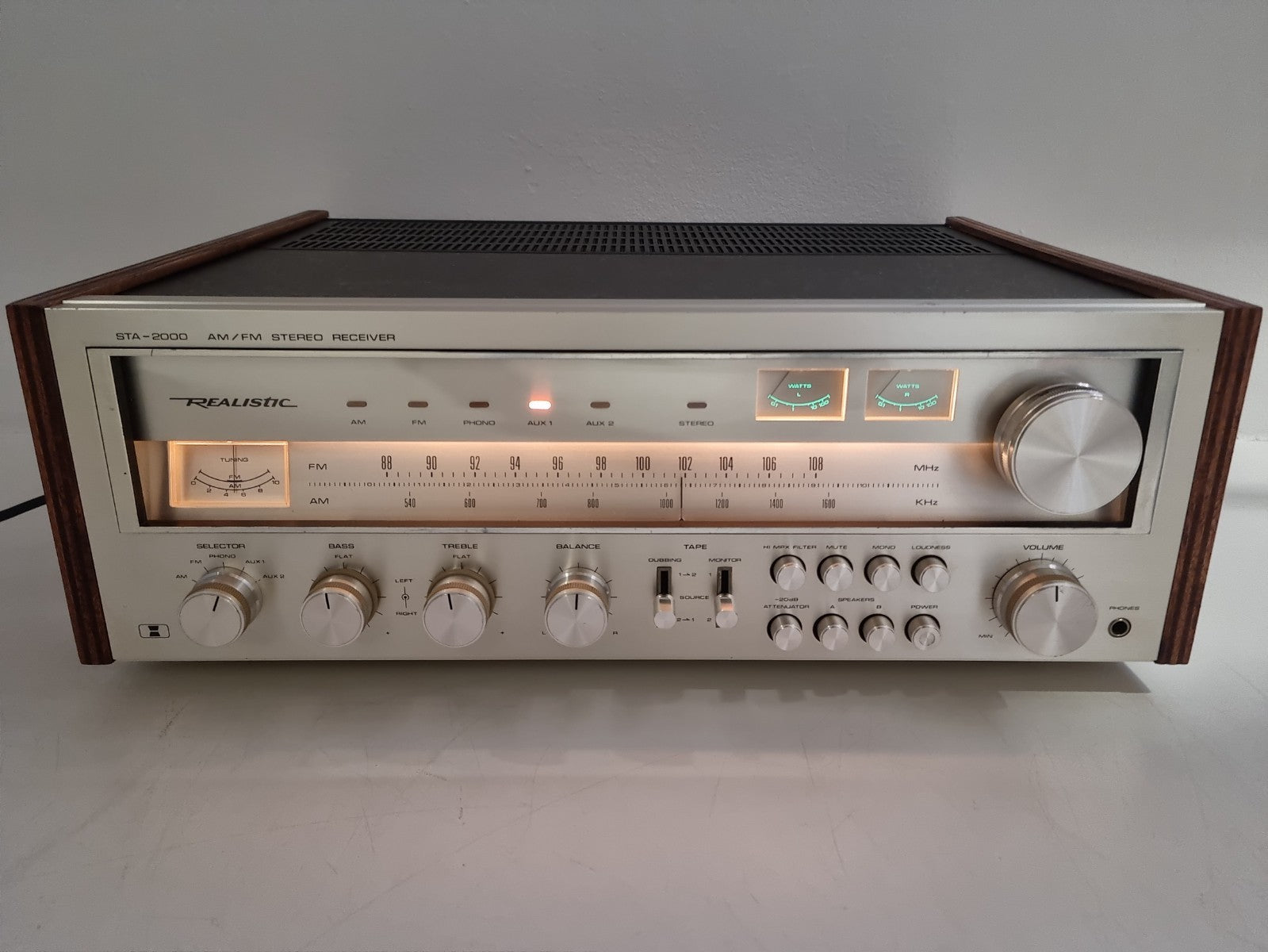 Realistic STA-2000 - Stereo Receiver - Fully Serviced - New side pannels