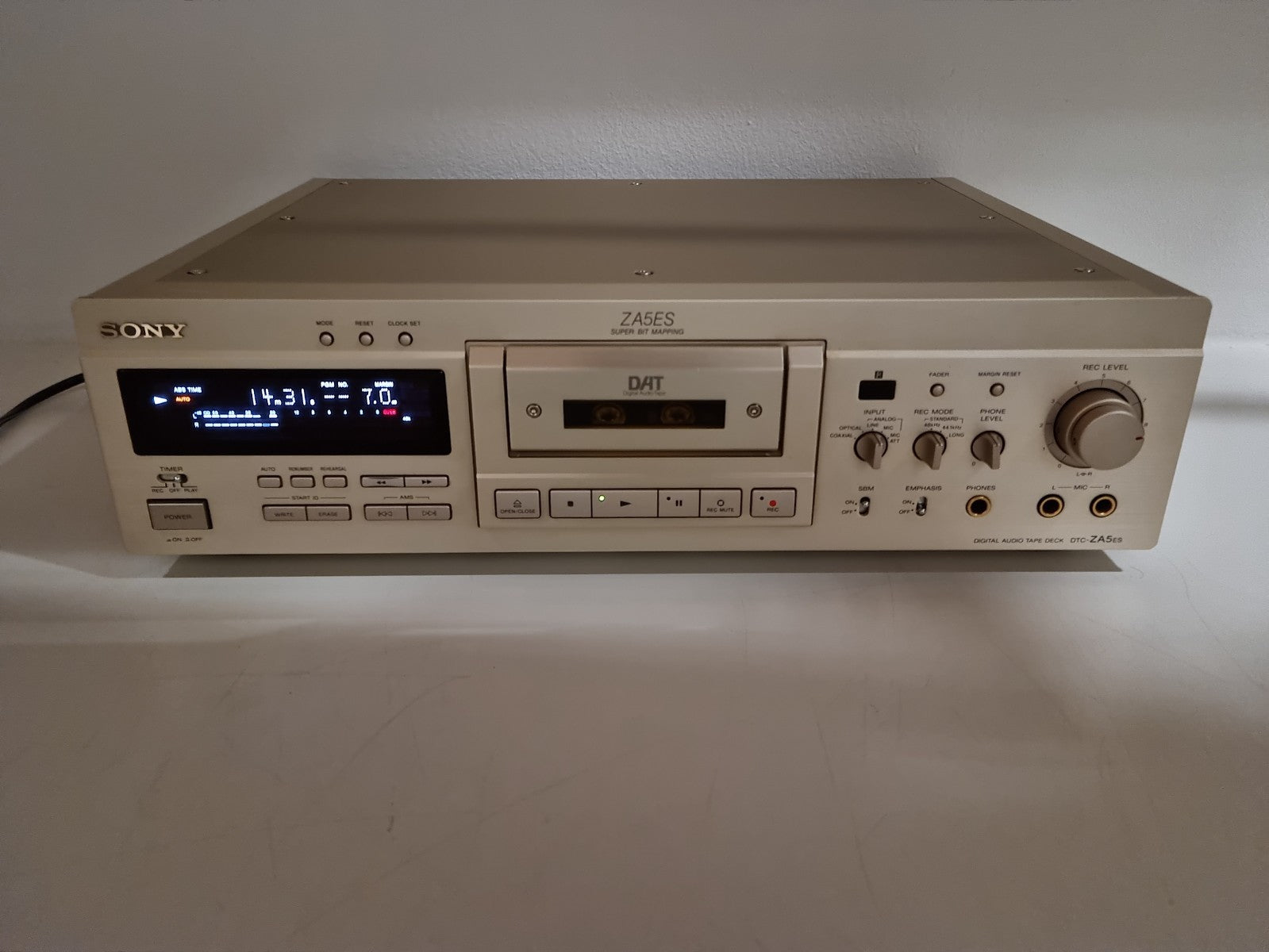 Sony DTC-ZA5ES Digital Audio Tape Deck - Fully Serviced - With German Manual
