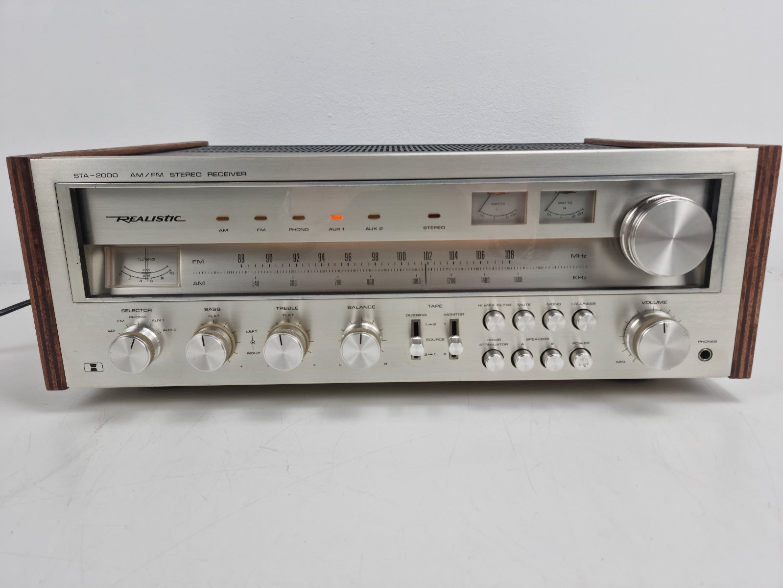 Realistic STA-2000 - Stereo Receiver - Fully Serviced - New side pannels