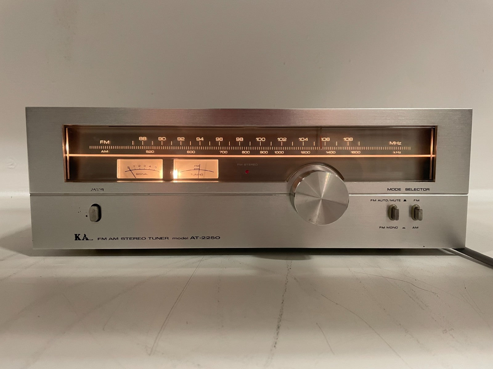 Akai AT-2250 Stereo Tuner - New scale lights