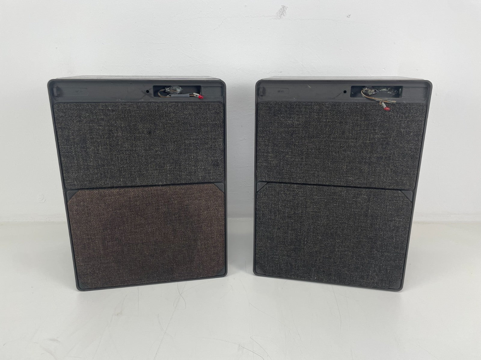 Philips 22RH544/50R MFB Active Speakers - Missing the two Logo strips