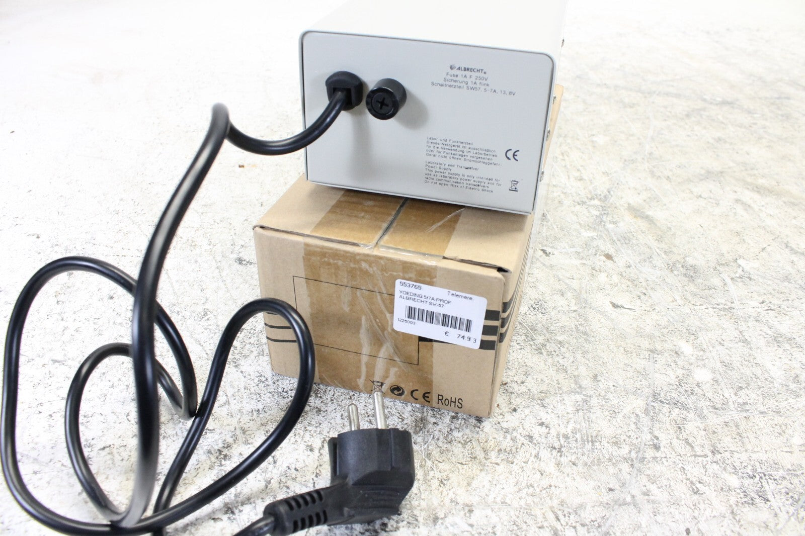 Albrecht schakelende voeding SW57 220V naar 13,8V 5-7A in doos