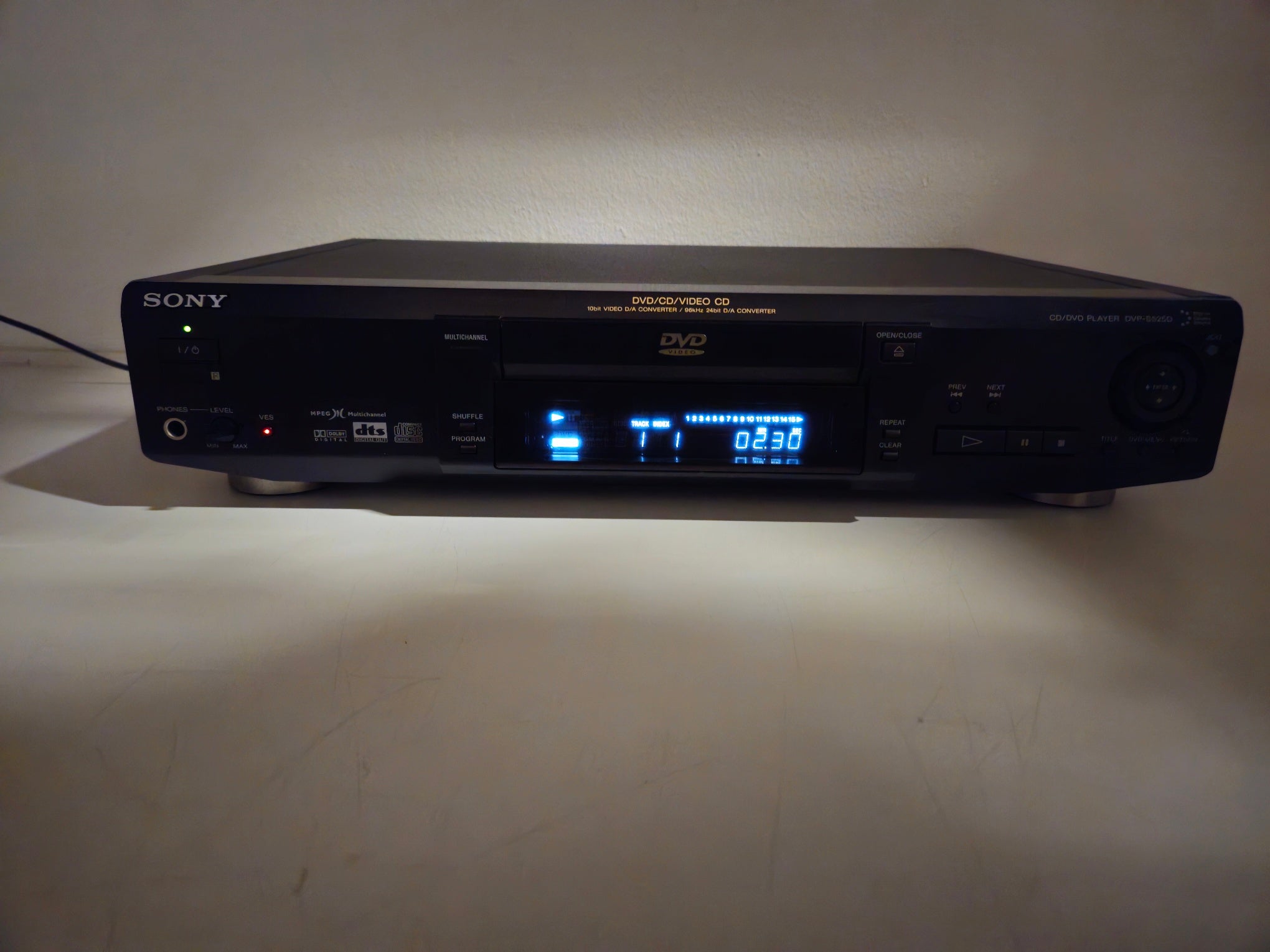 Sony - DVP-S525D - CD/DVD Player
