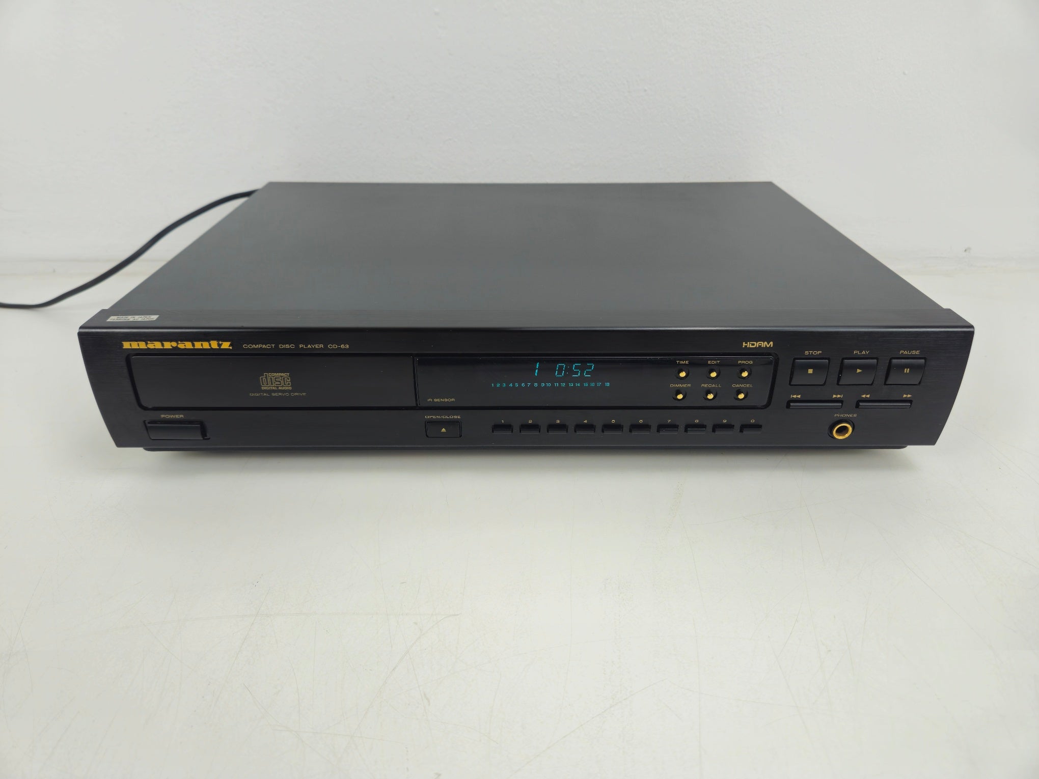 Marantz - CD-63 - Stereo Compact Disc player - Remote and Manual