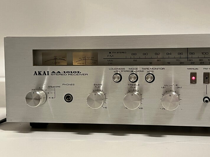 Akai AA-1010L - Stereo vintage Receiver