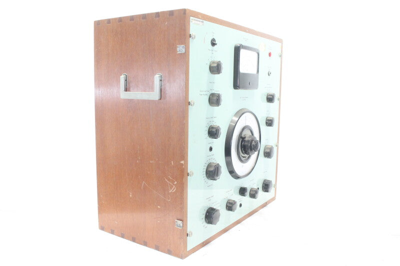 Brüel & Kjaer Sine-Random Generator Type 1042