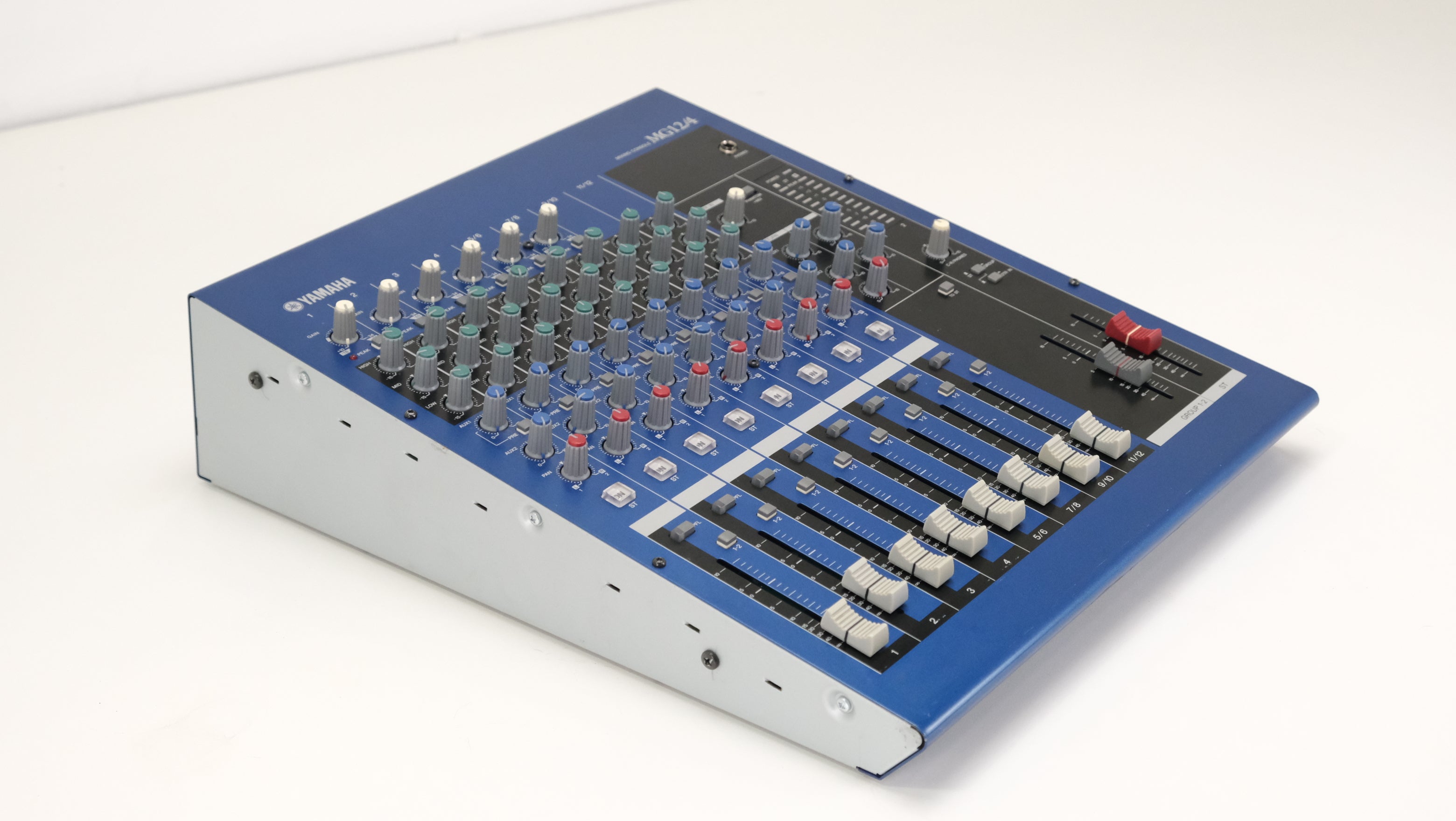 Yamaha MG12/4 - 8 channel Mixer in box