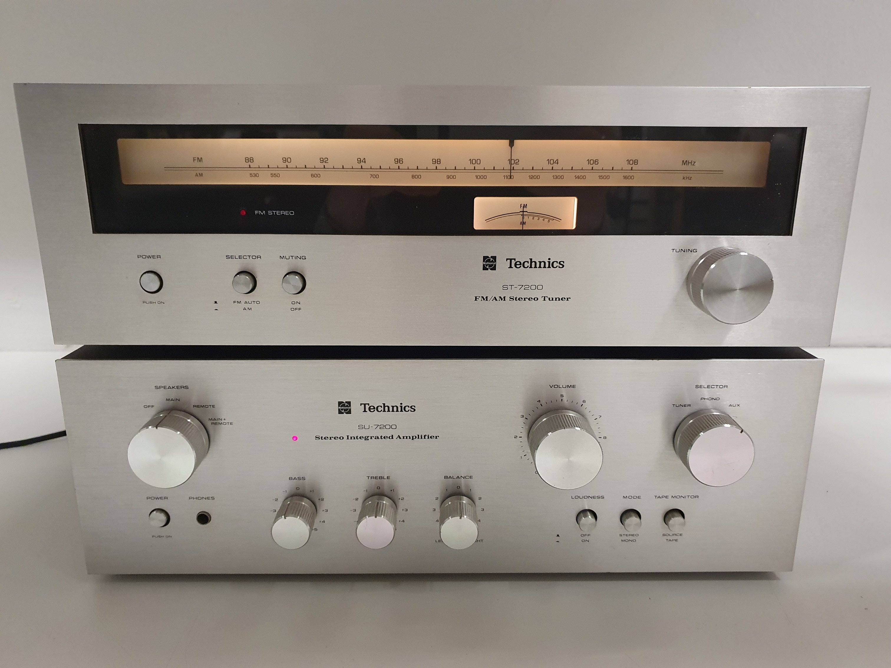 Technics ST-7200 Tuner - SU-7200 Integrated amplifier - Nice set