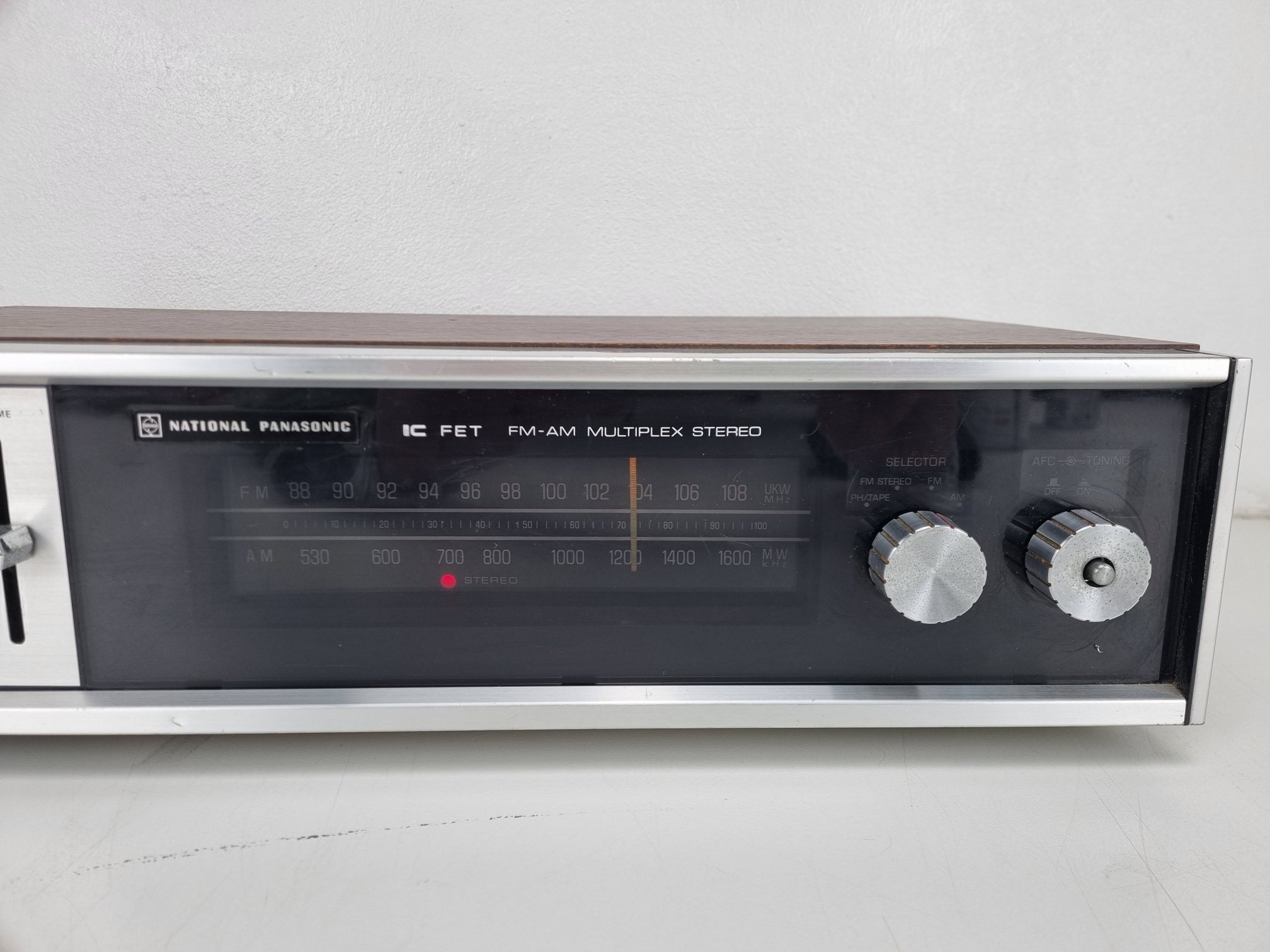 Panasonic RE-7720BS - FM-AM Stereo - Nieuwe verlichting - Potentiometer gereinigd