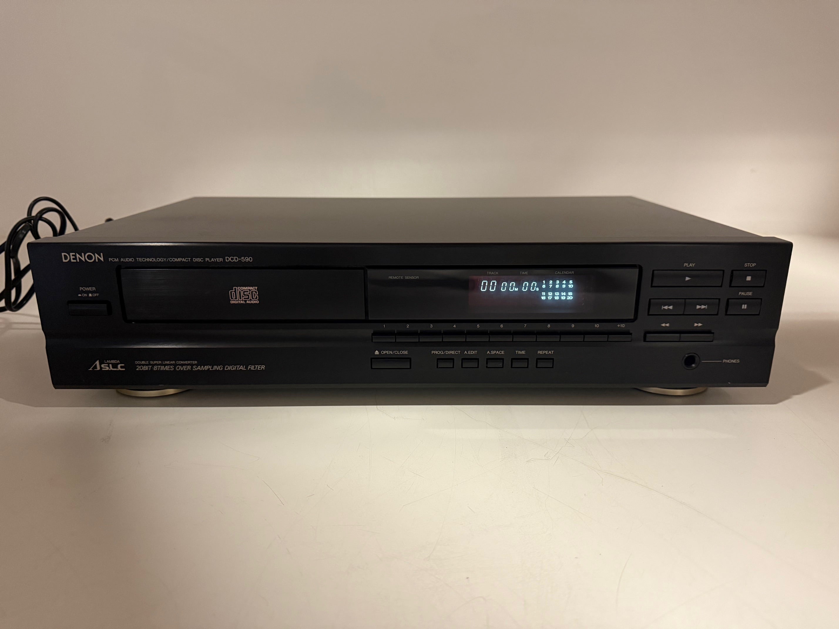 Denon DCD - 590 PCM Audio Technology / Compact Disc-speler