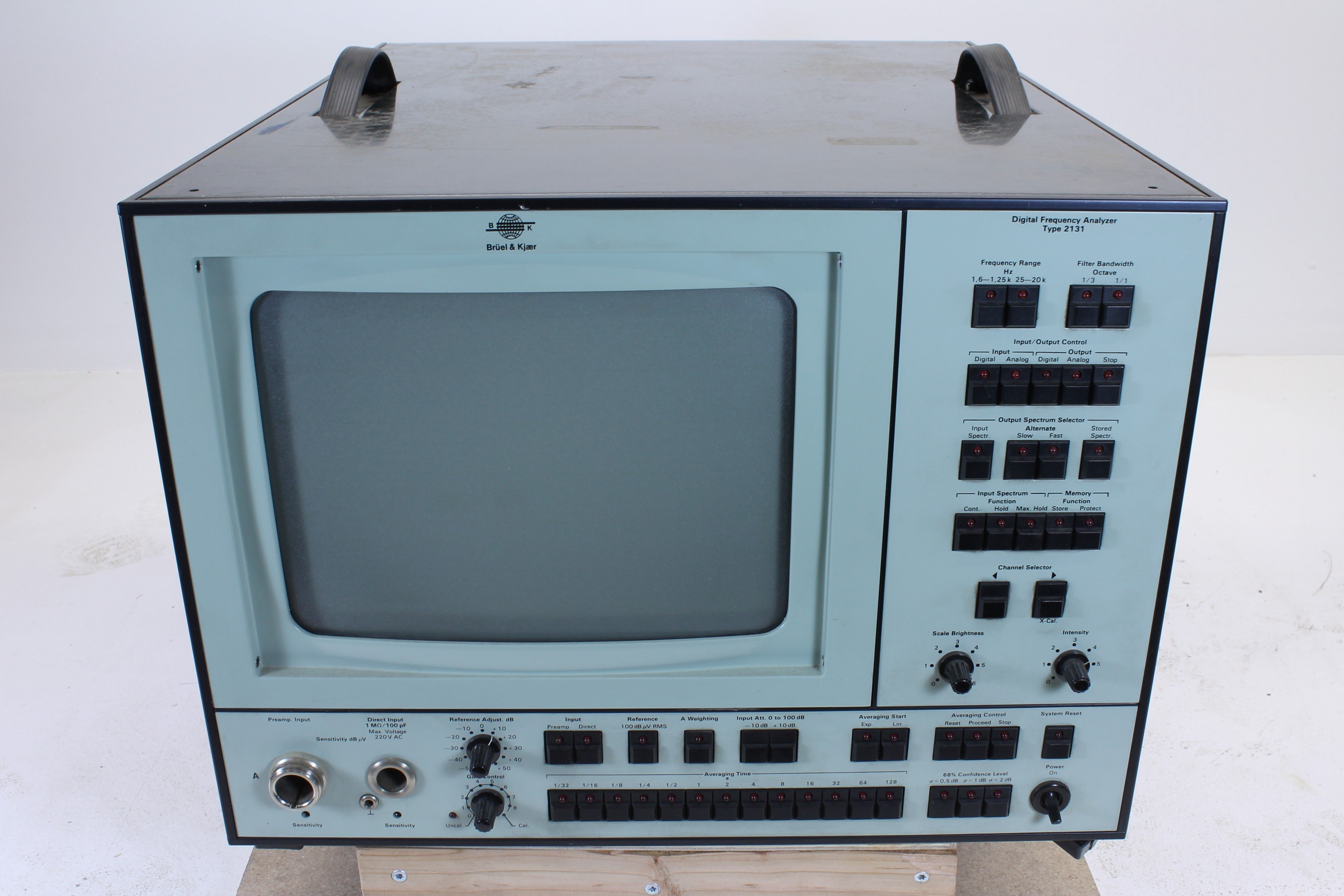 Brüel & Kjaer Digital Frequency Analyzer Type 2131
