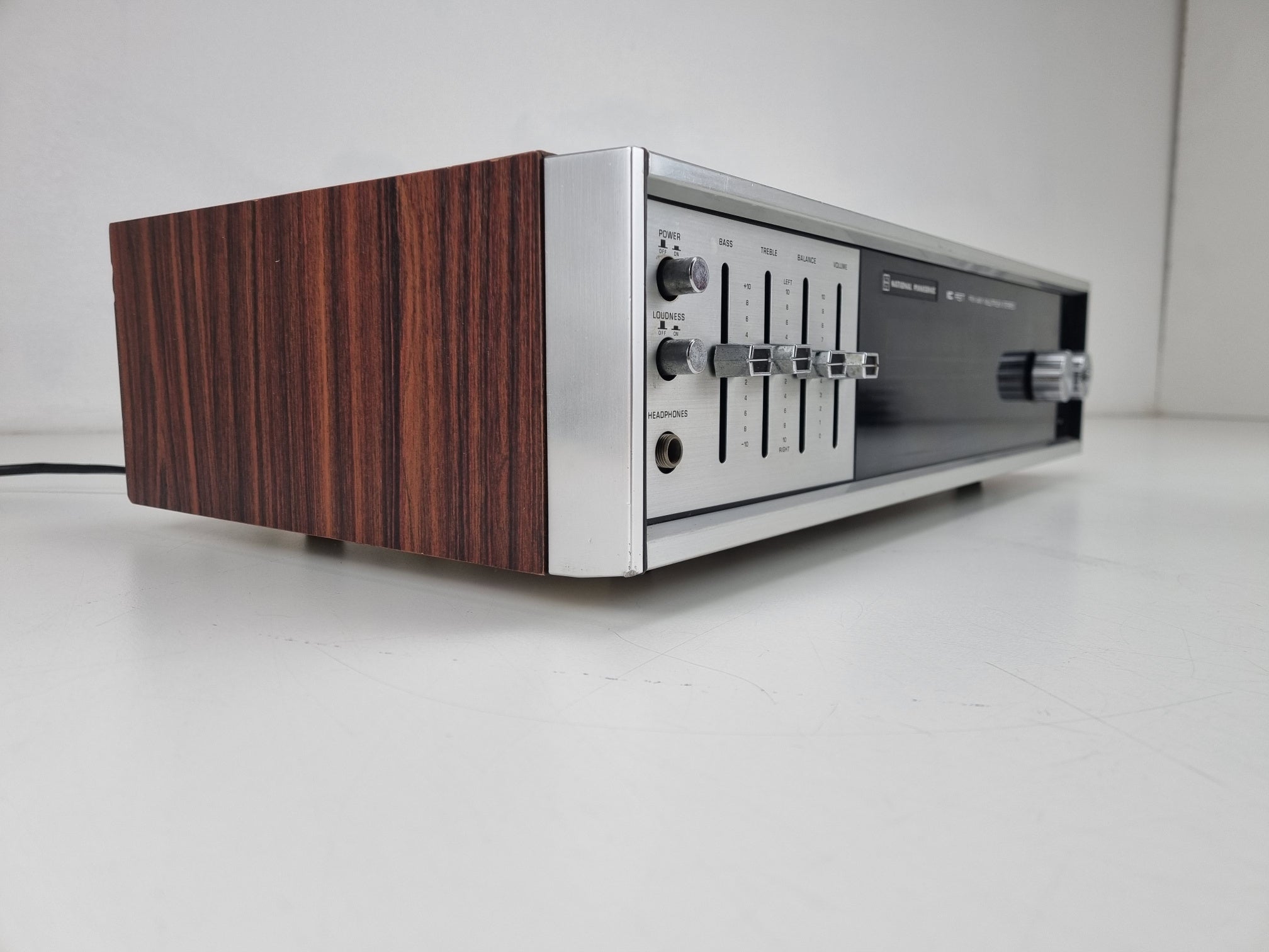 Panasonic RE-7720BS - FM-AM Stereo - Nieuwe verlichting - Potentiometer gereinigd