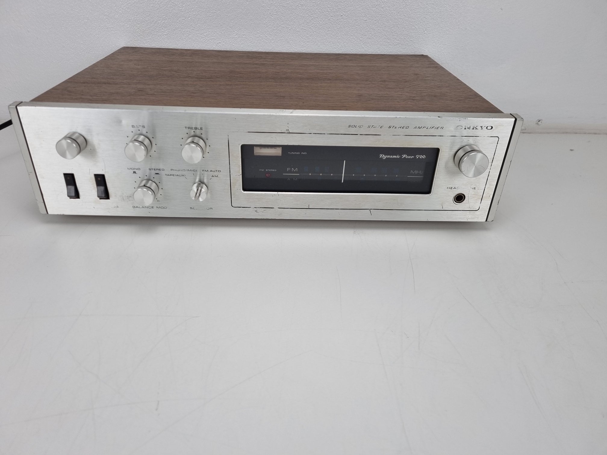 Onkyo Dynamic Four 700 stereo versterker - onderhoud uitgevoerd