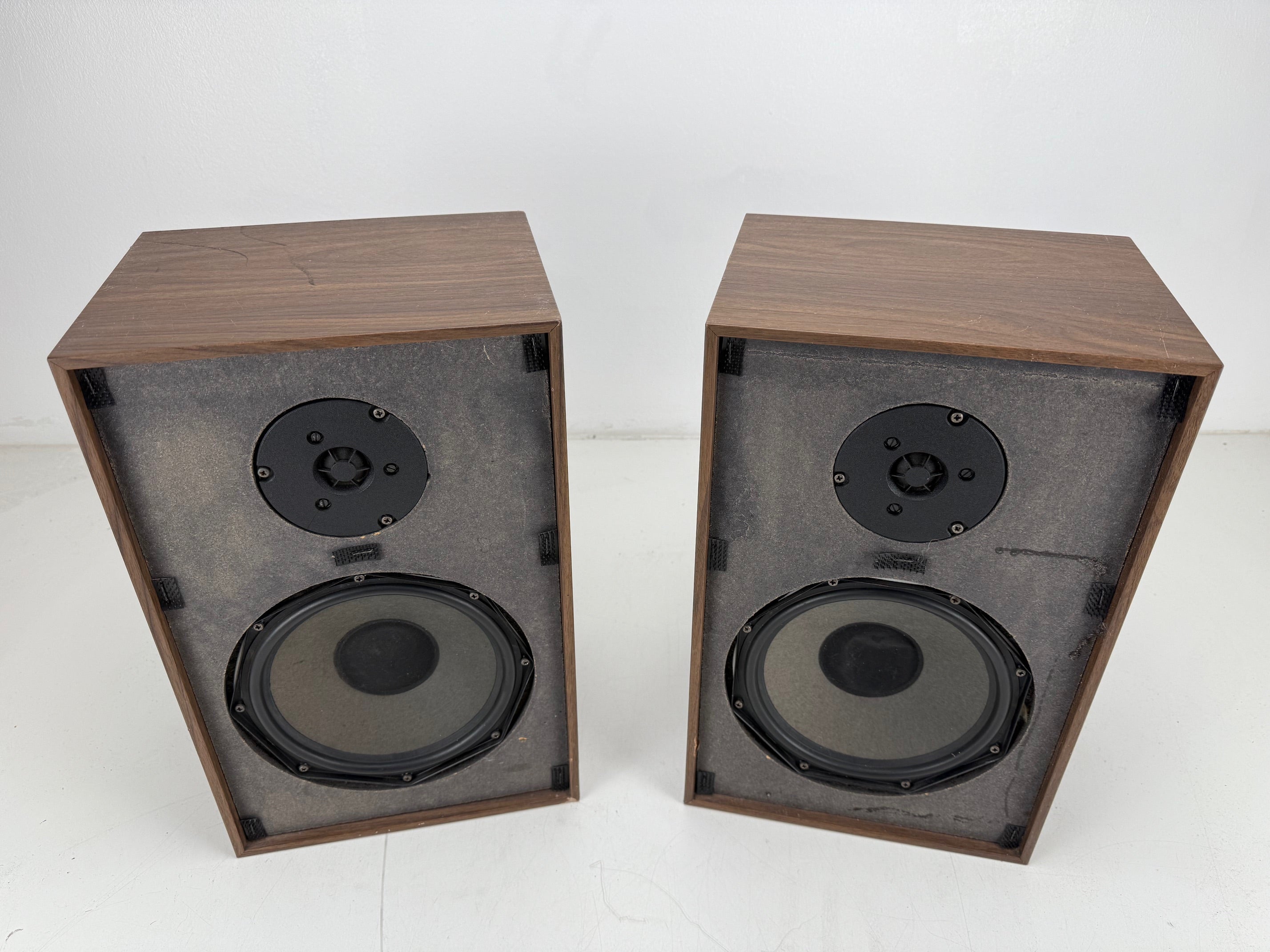 Unknown Bookshelf Speaker Set With Philips components - Fully Working
