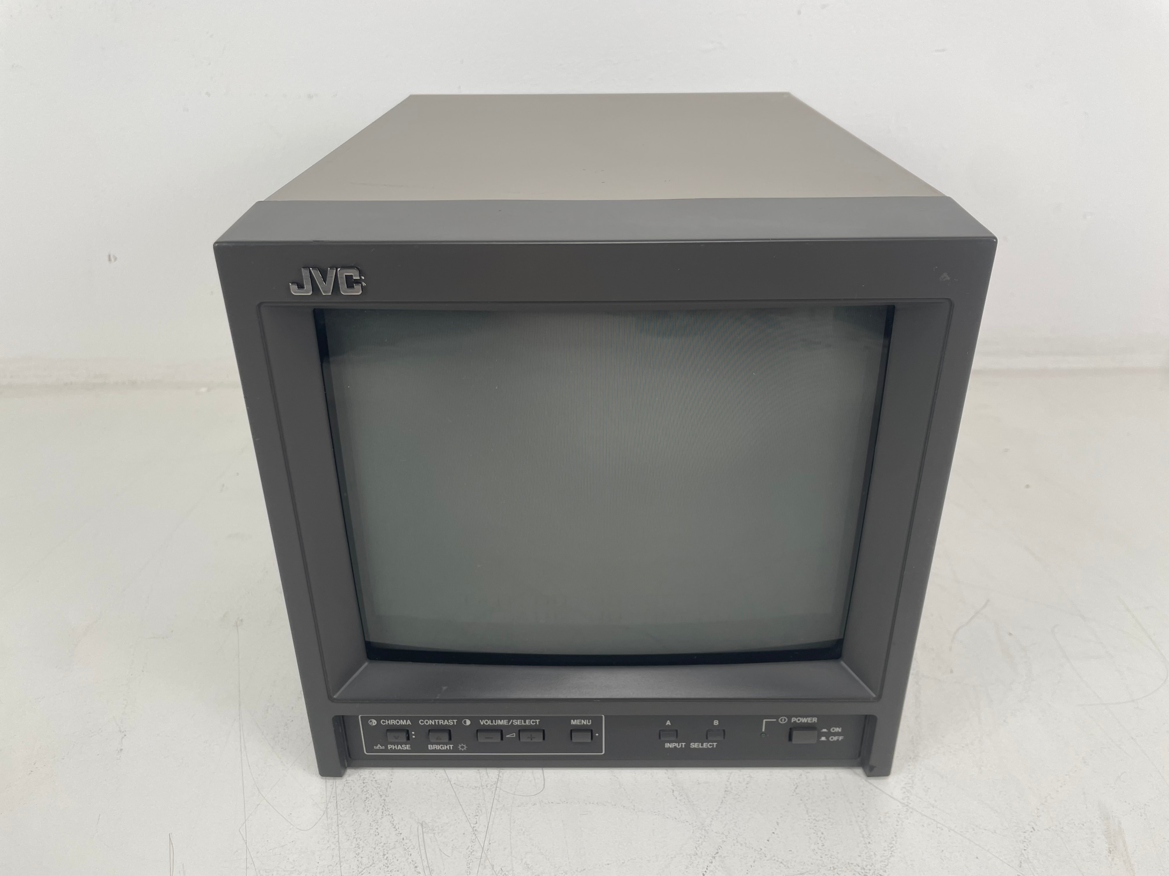 JVC - TM-A101G(E) - Portable CRT Monitor ³
