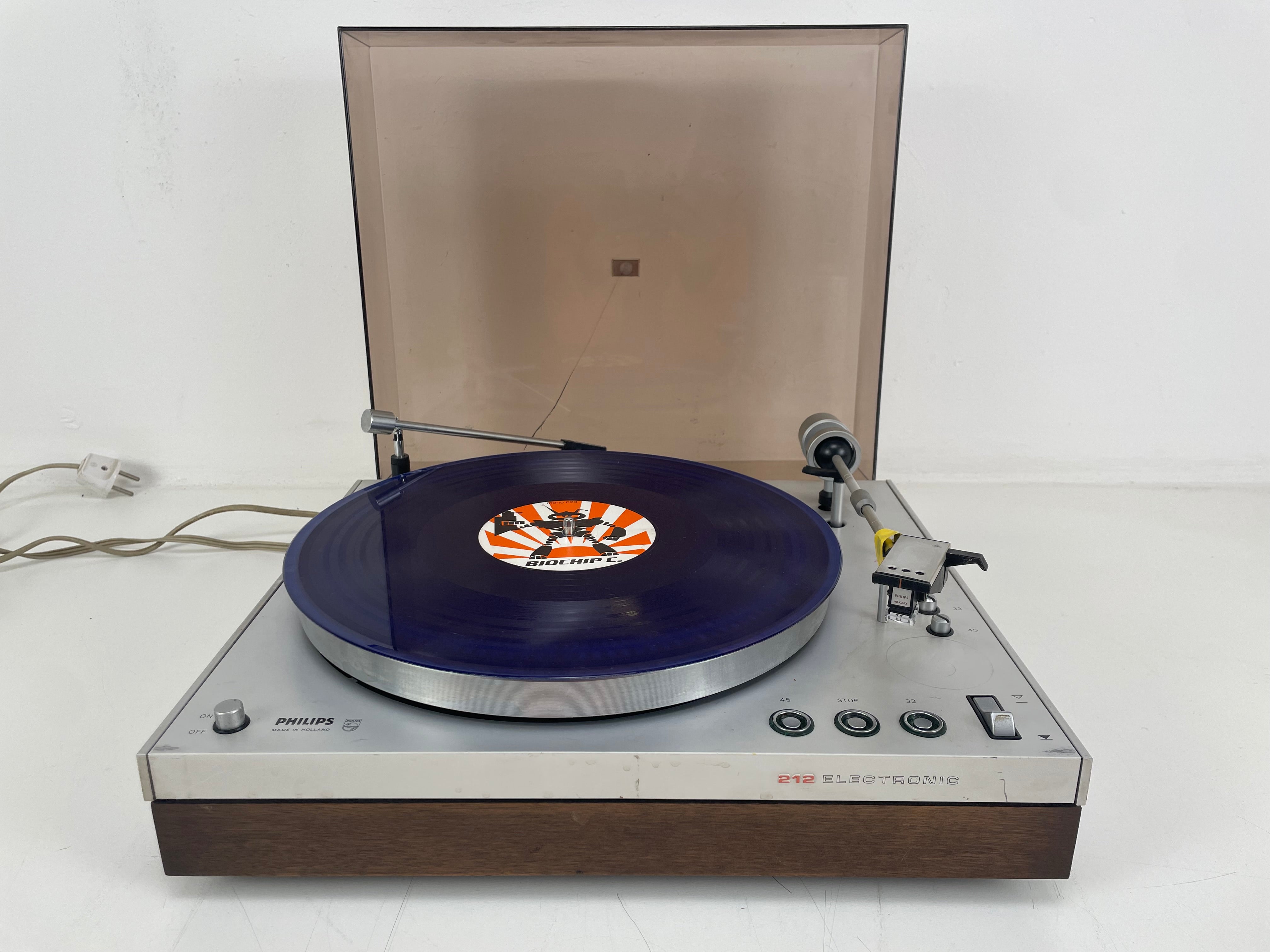 Philips - 212 Platenspeler - Riemaandrijving + Discofoonborstel