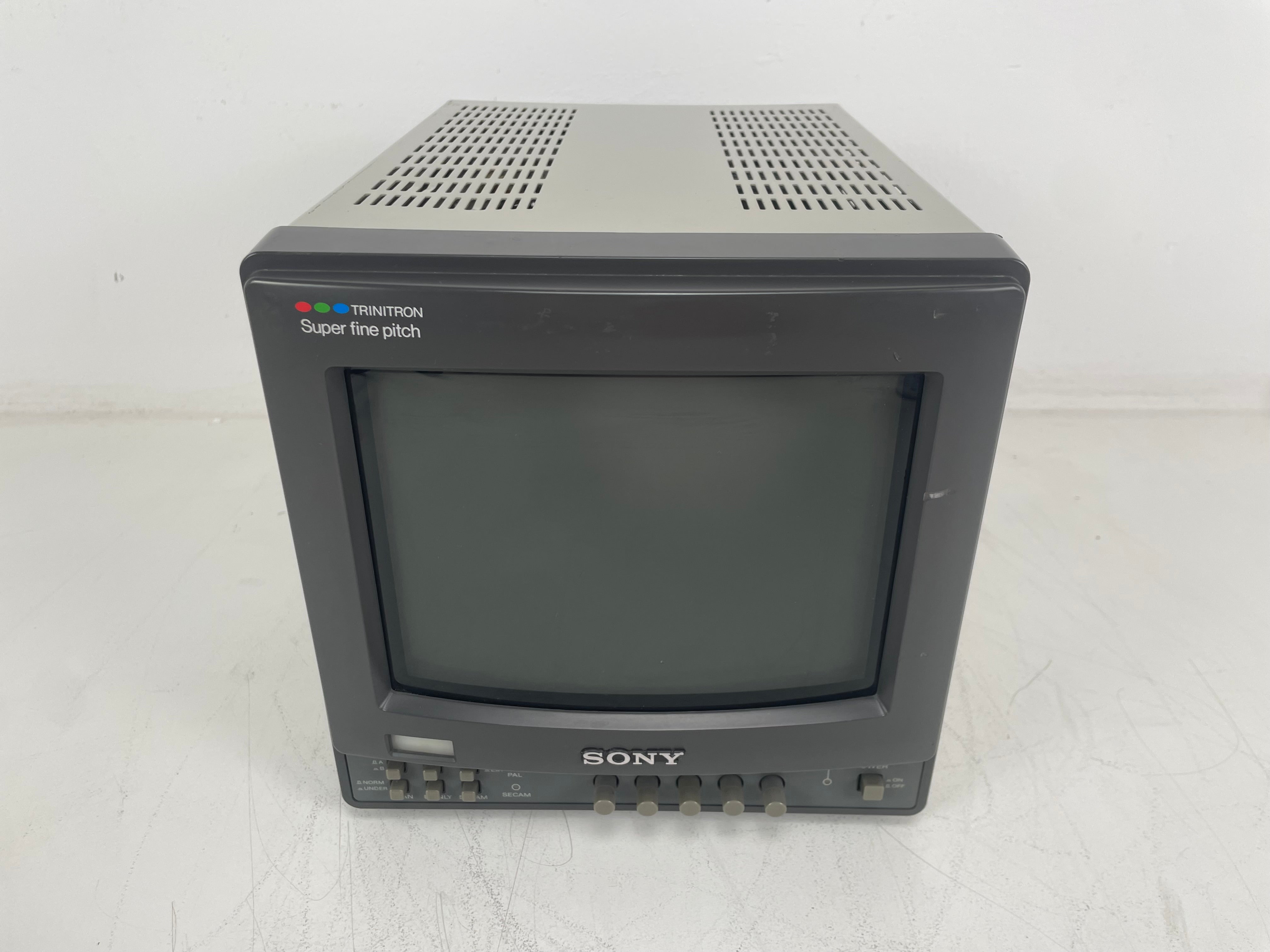 Sony - PVM-9221ME - Trinitron Color Video Monitor