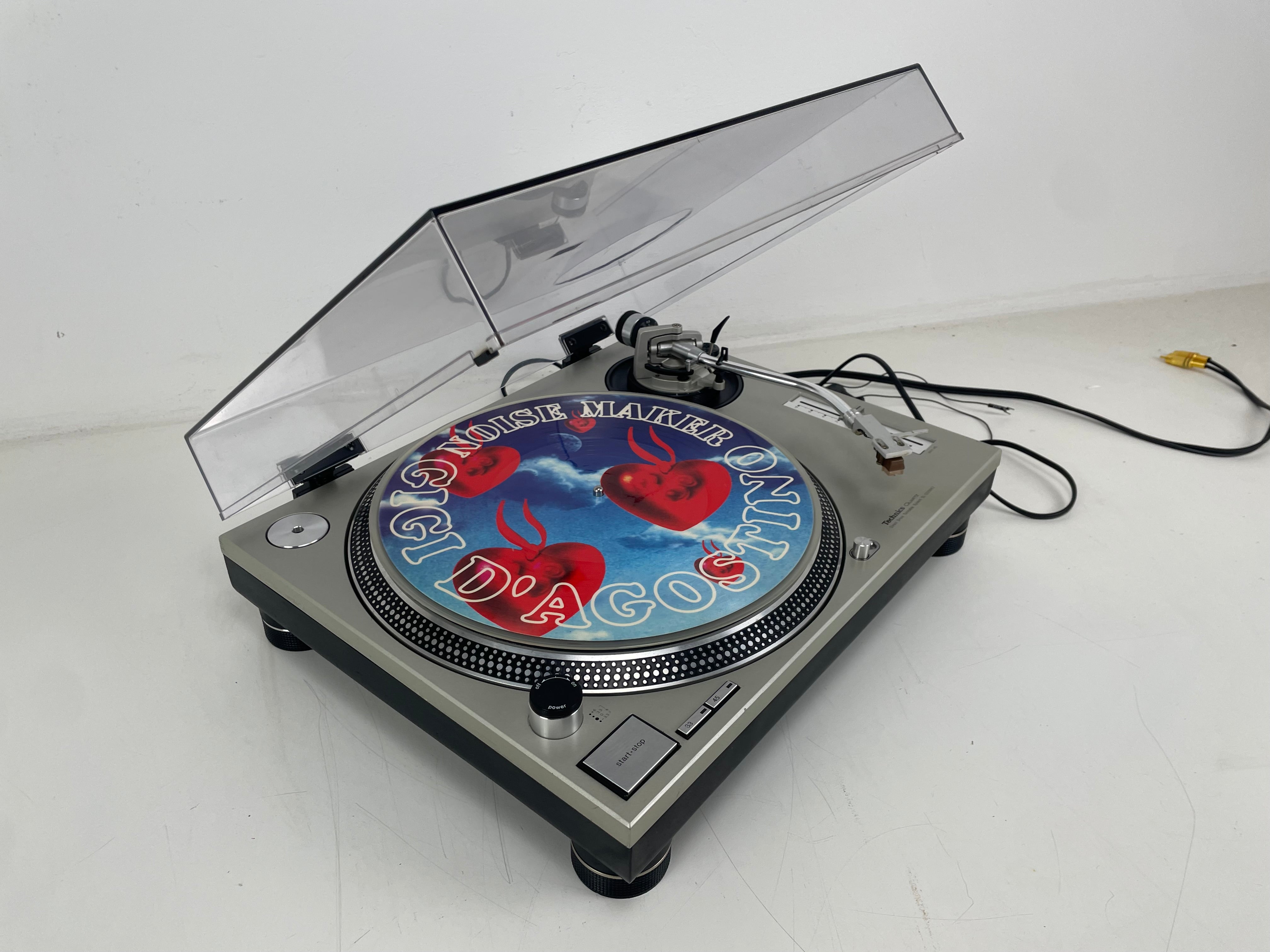 Technics - SL1200 MK2 - Direct-Drive - Original Dustcover - Shure Encore Me 70B Stylus - Serviced (Repaired)