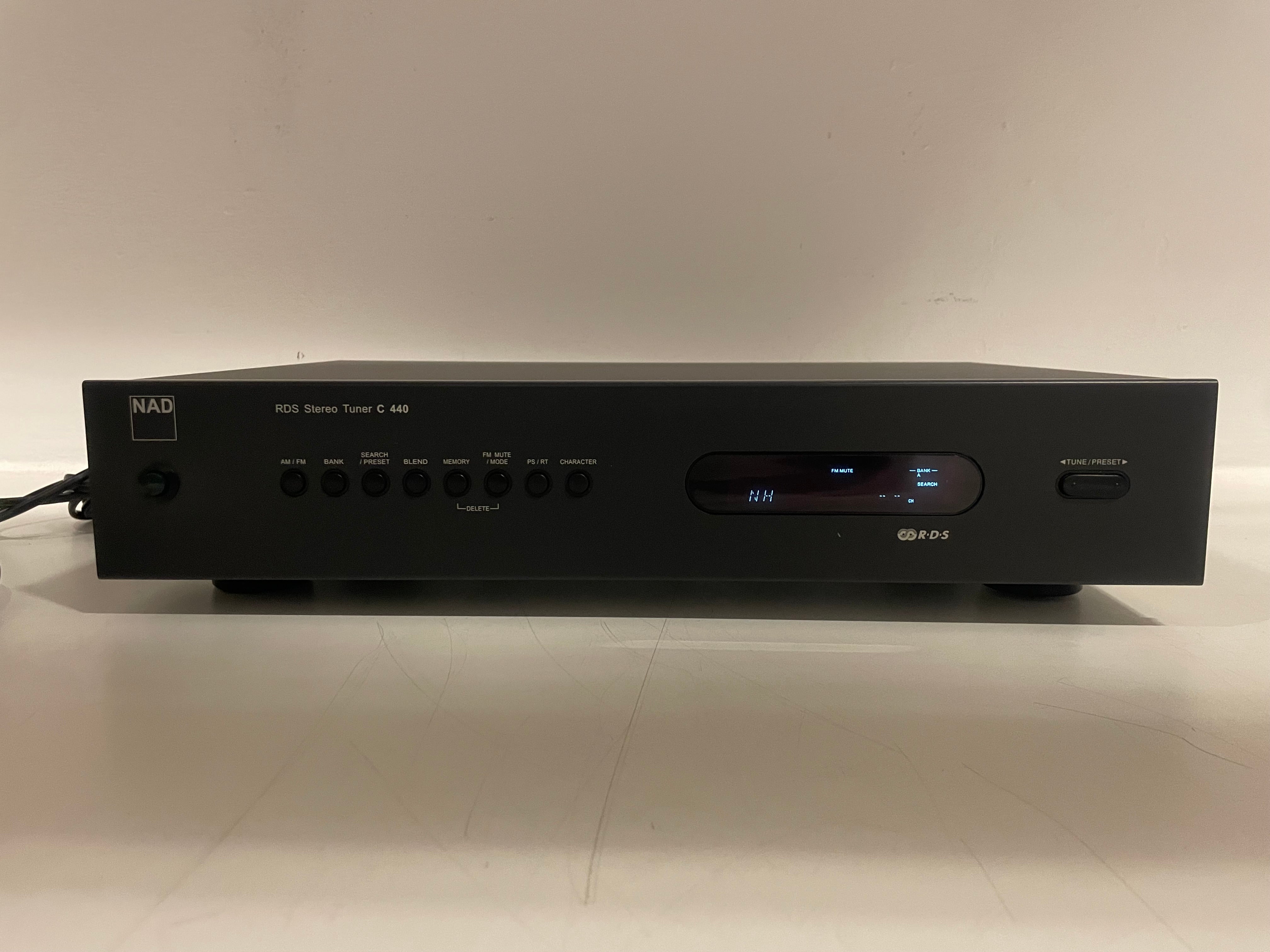 NAD - C440 - RDS Stereo Tuner