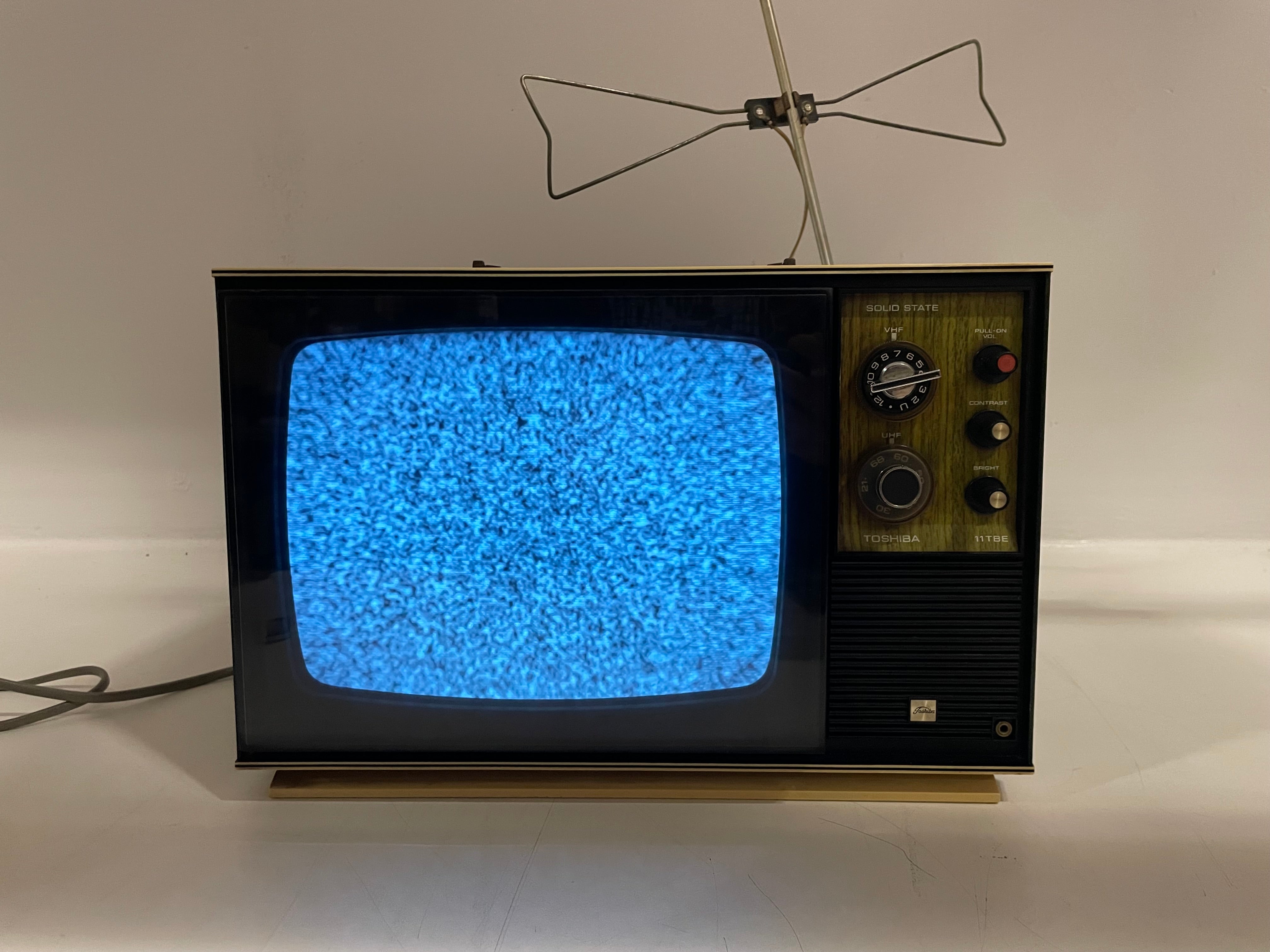 Toshiba - 11TBE - RF TV - W/ Anthena and Powercable