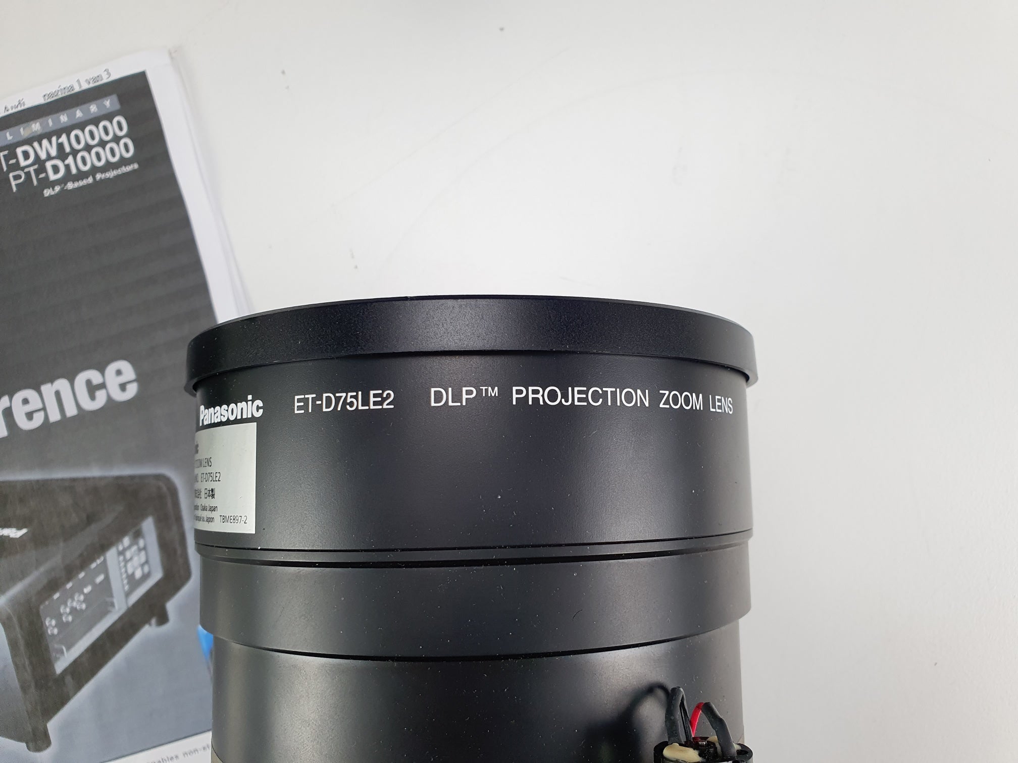 Panasonic PT-D1000E Big projector in flightcase, with flight frame, ET-D75LE2
