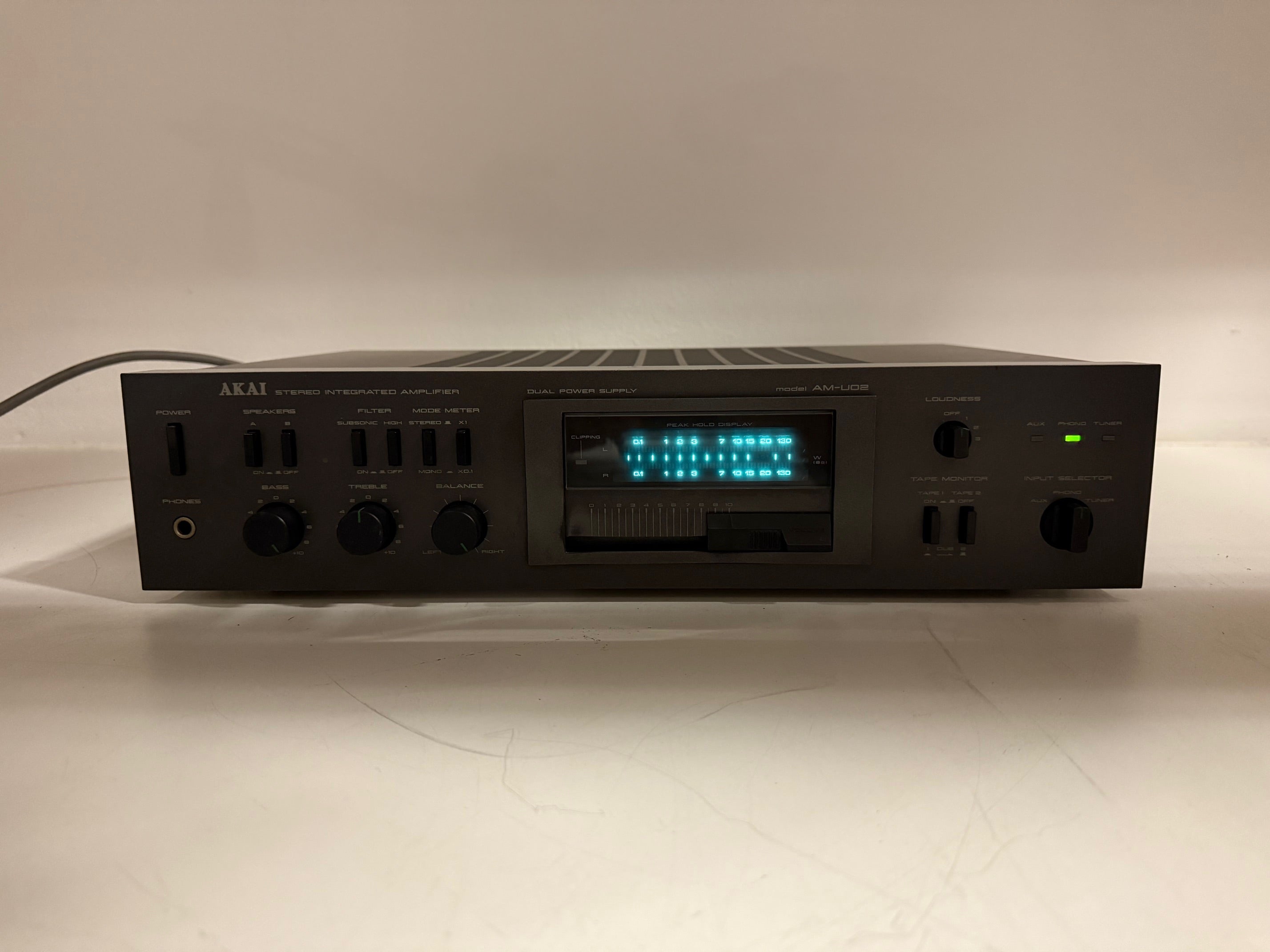 Akai AM-U02 stereo geïntegreerde versterker