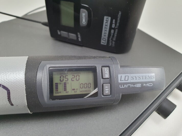 LD Systems SET with win42 R2 ÙHF receiver, win42 BP beltpack, win42 MD Mic - 734-766 MHz