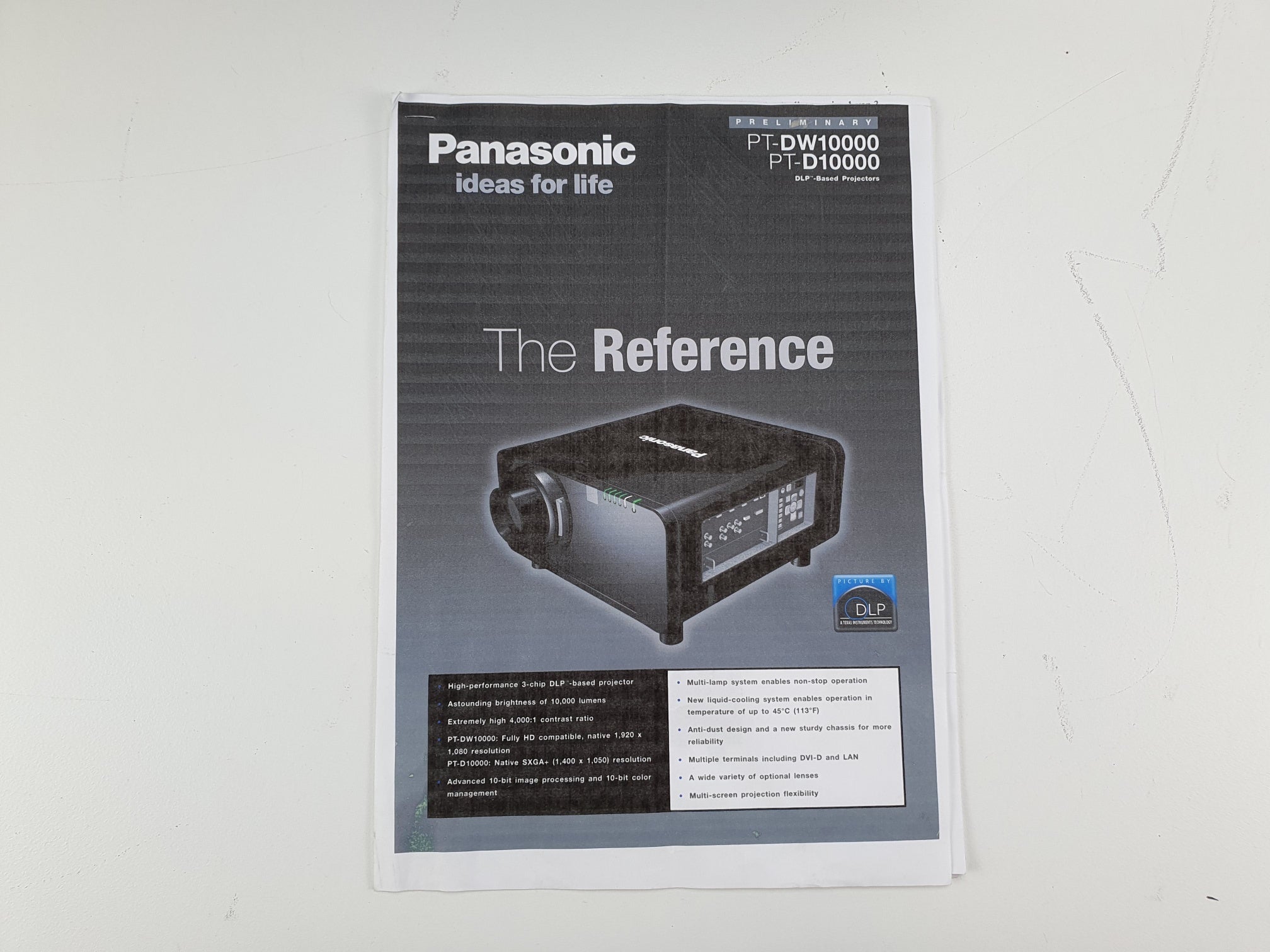 Panasonic PT-D1000E Big projector in flightcase, with flight frame, ET-D75LE2