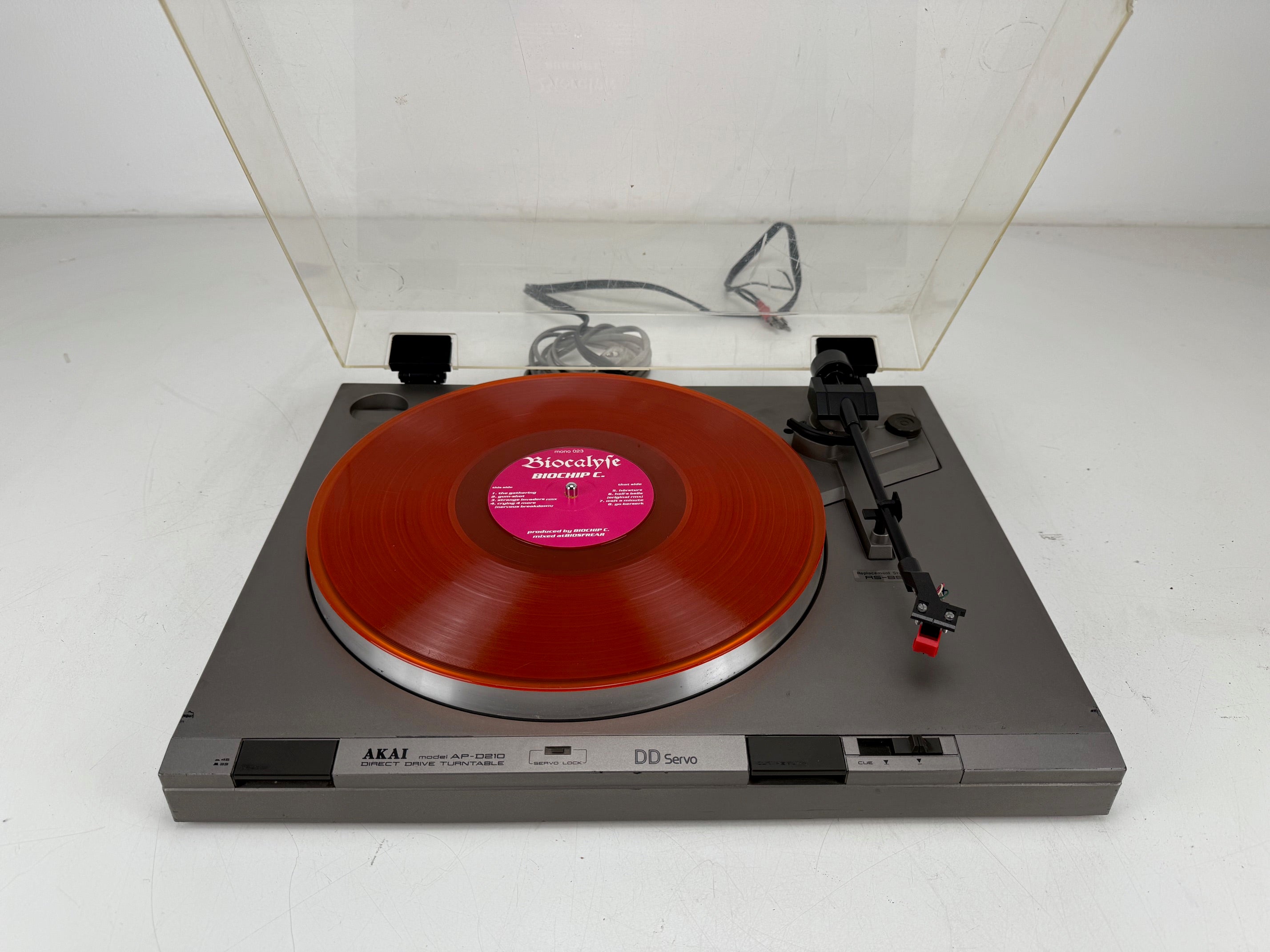 Akai AP-D210 Direct Drive draaitafel met nieuwe cartridge - Parelgrijs