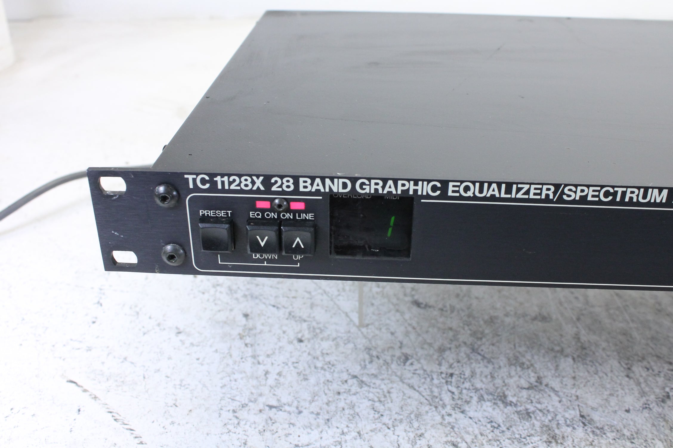 TC Electronic TC 1128X 28 band graphic equalizer/spectrum analyzer (No.10)