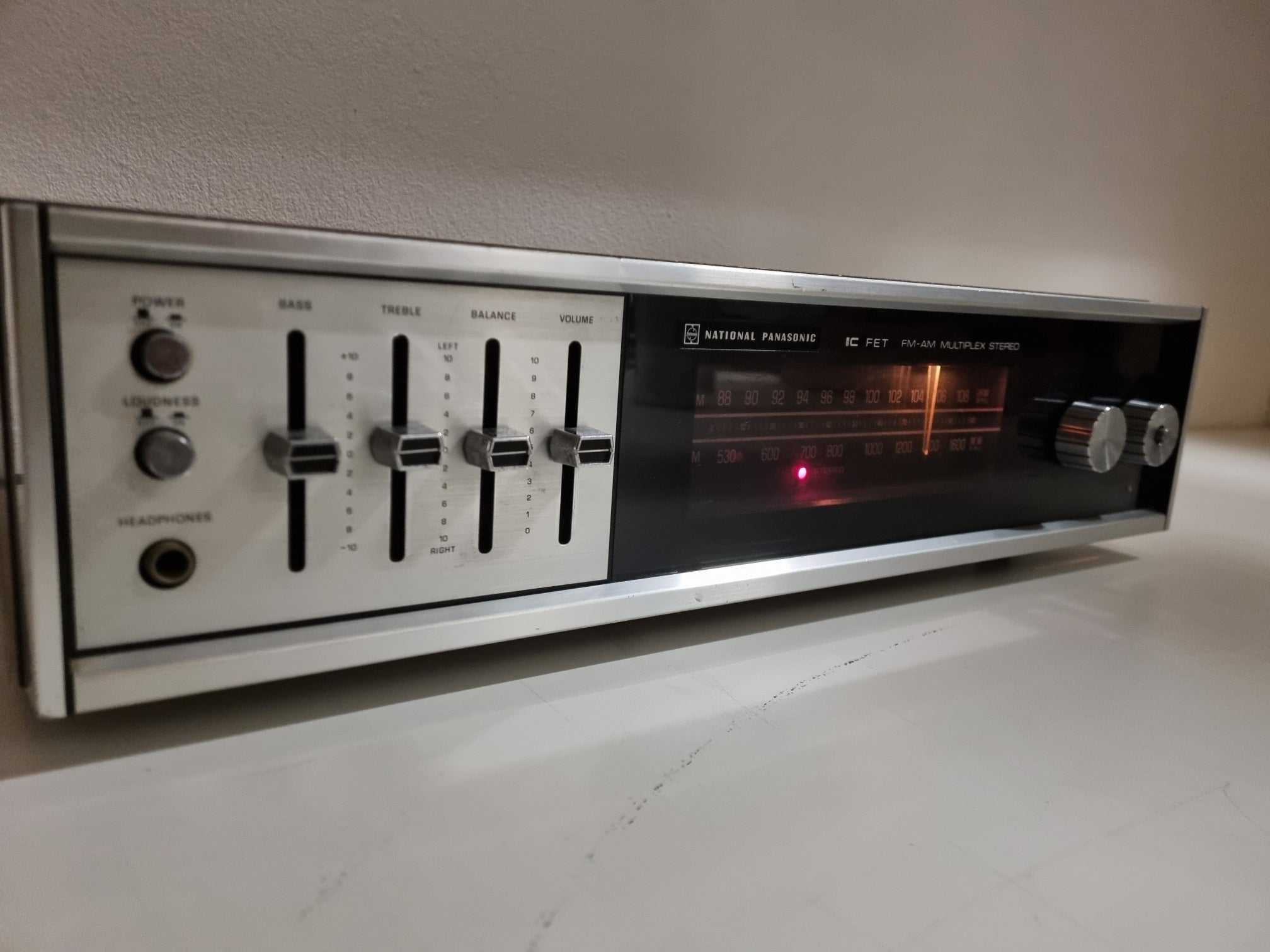 Panasonic RE-7720BS - FM-AM Stereo - Nieuwe verlichting - Potentiometer gereinigd