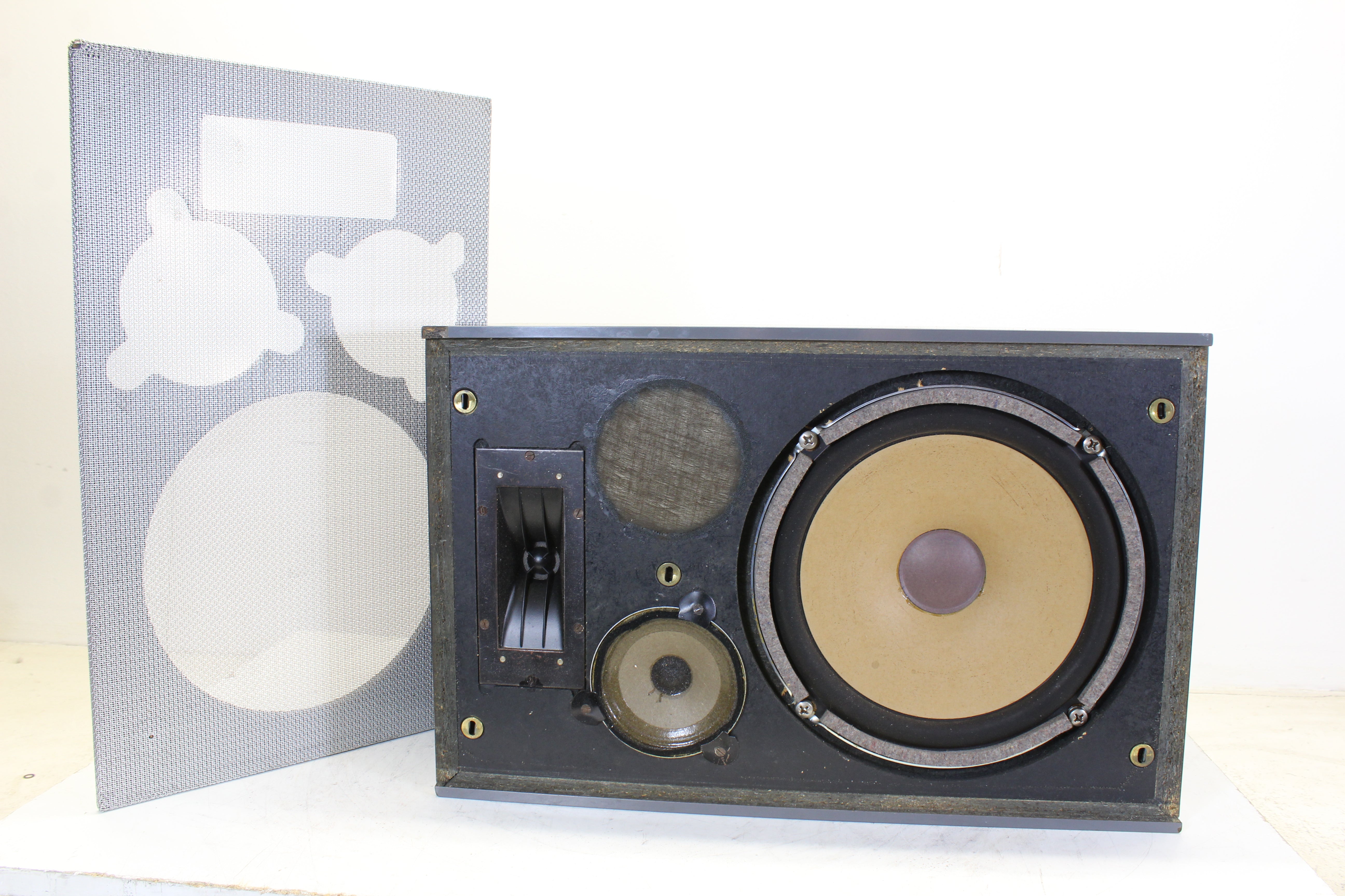 Klein & Hummel OY - Active Monitors