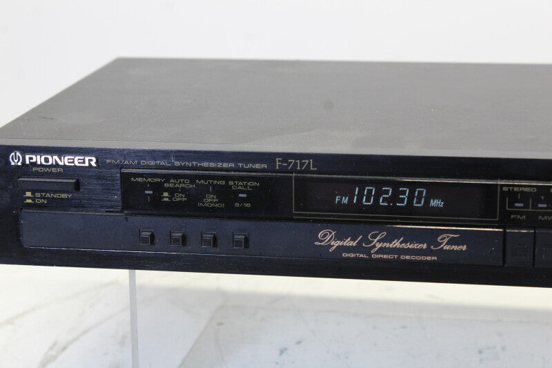 Pioneer F-717L- FM/AM D- igital Synthesizer Tuner