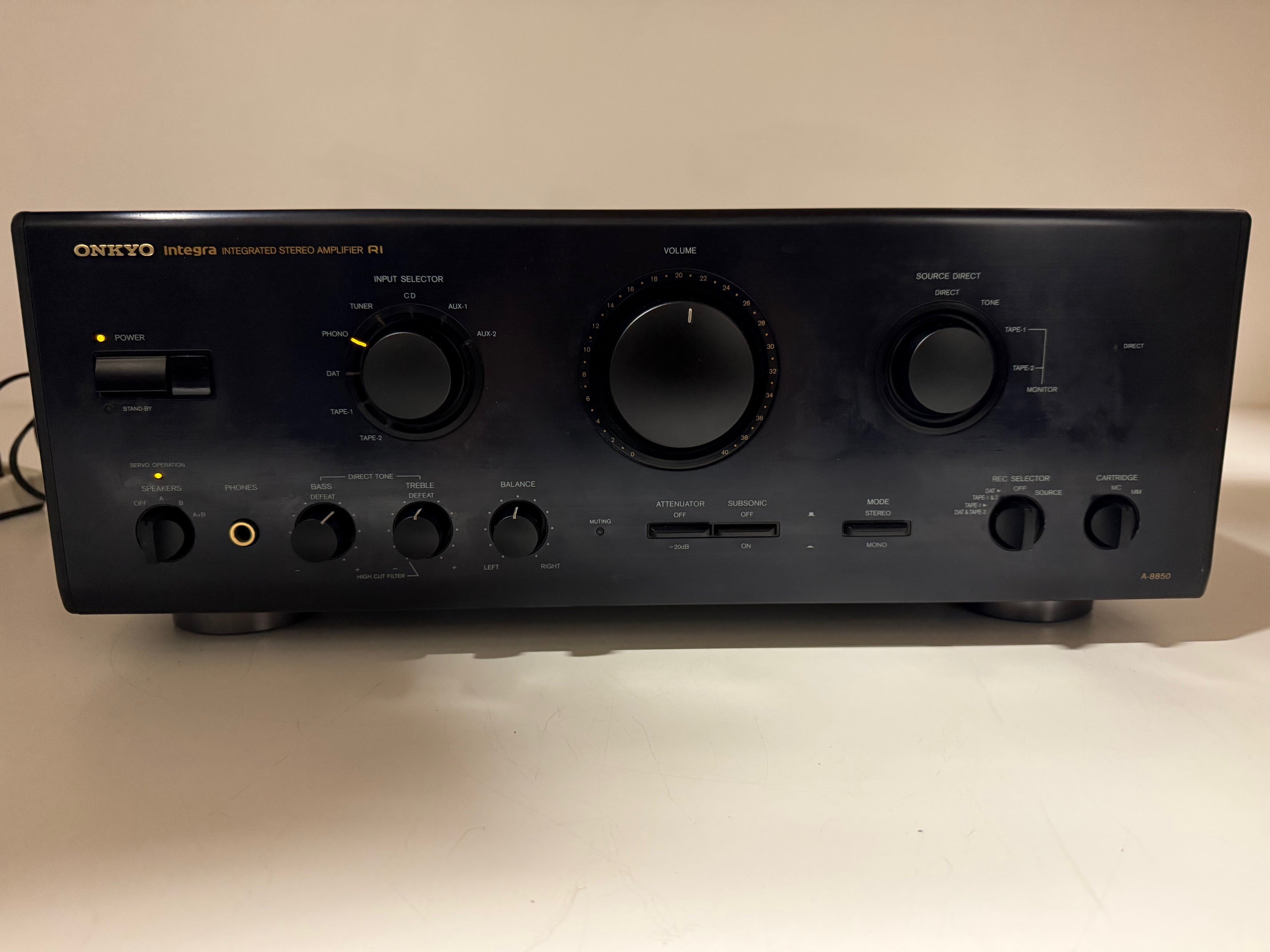 Onkyo A-8850 geïntegreerde stereo versterker - 80 watt bij 8 ohm