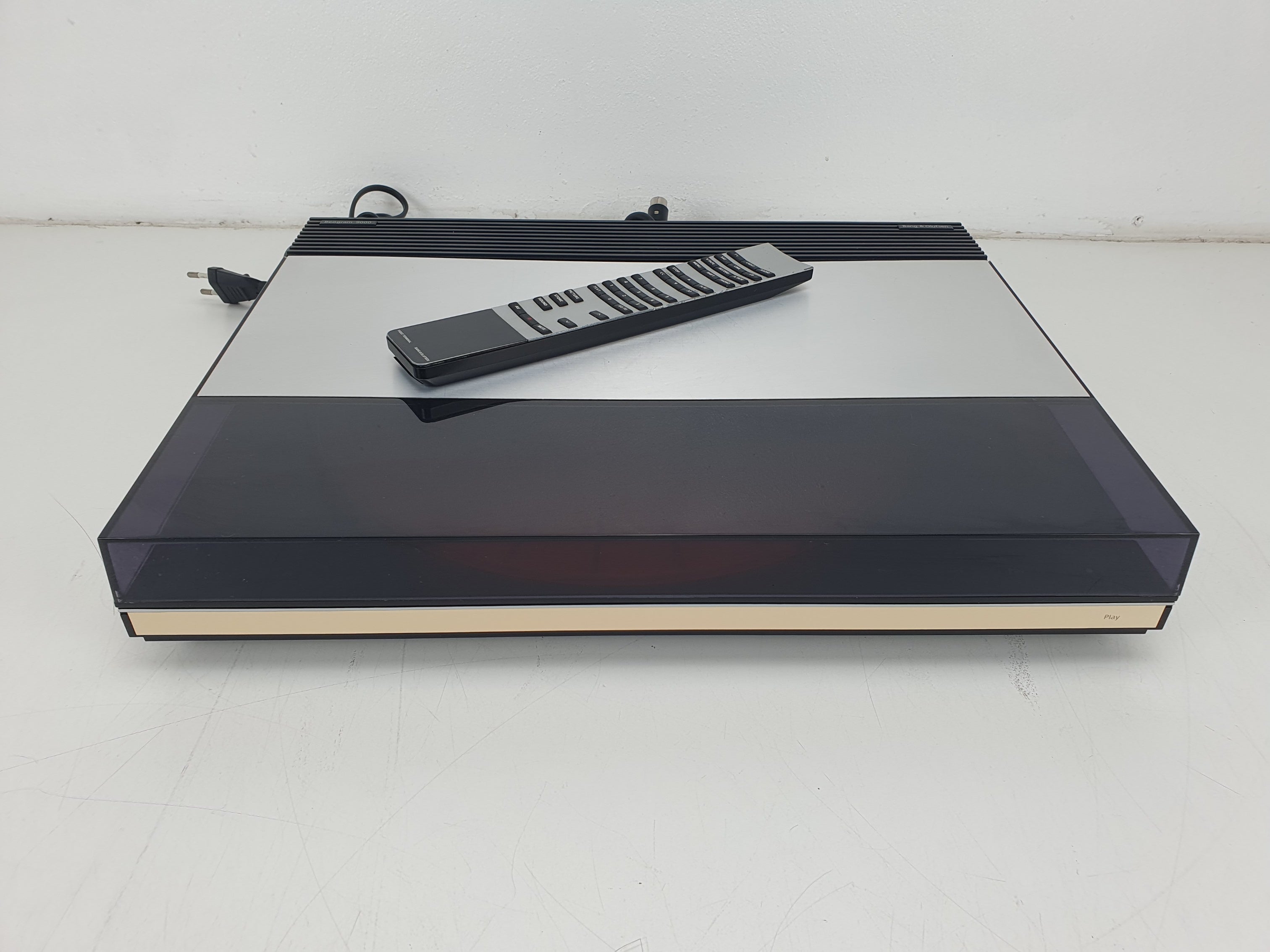 Bang & Olufsen Beogram 9000 Tangial draaitafel - Inclusief SMMC4 element en afstandsbediening