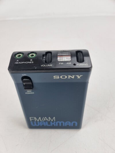 Sony SRF-33W FM/AM Walkman Radio with Belt Clip, Blue, Tested & Working