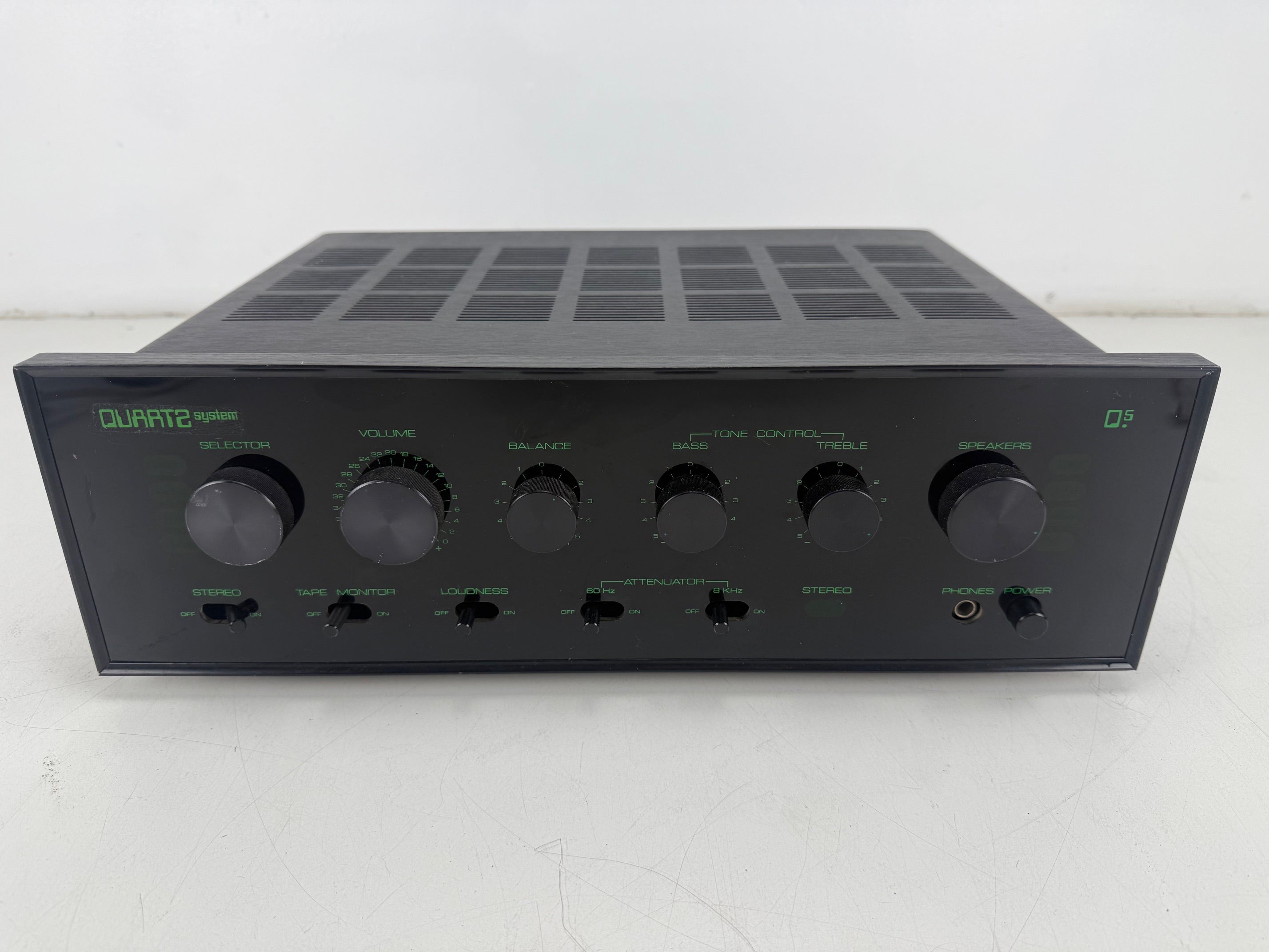 Quartz Systems Q5 stereo geïntegreerde versterker - onderhoud uitgevoerd