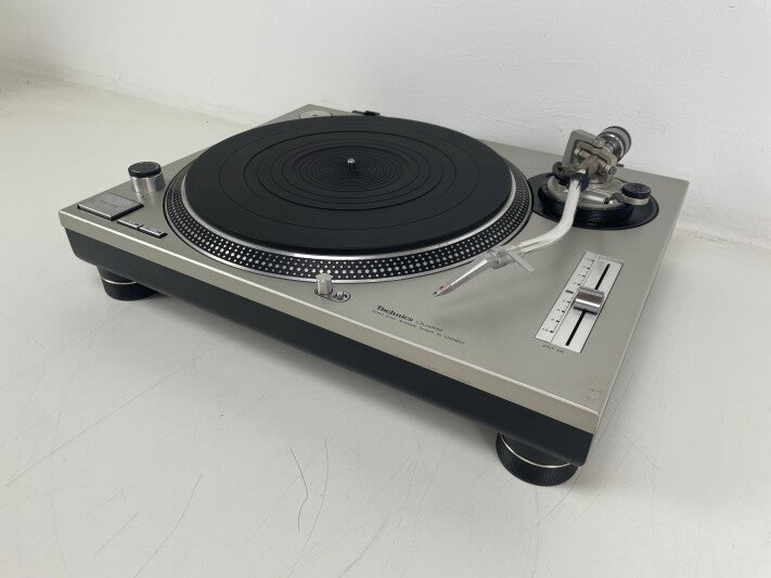 Technics SL-1200MK2 Turntable - Without Dustcover - With Ortofon Concorde