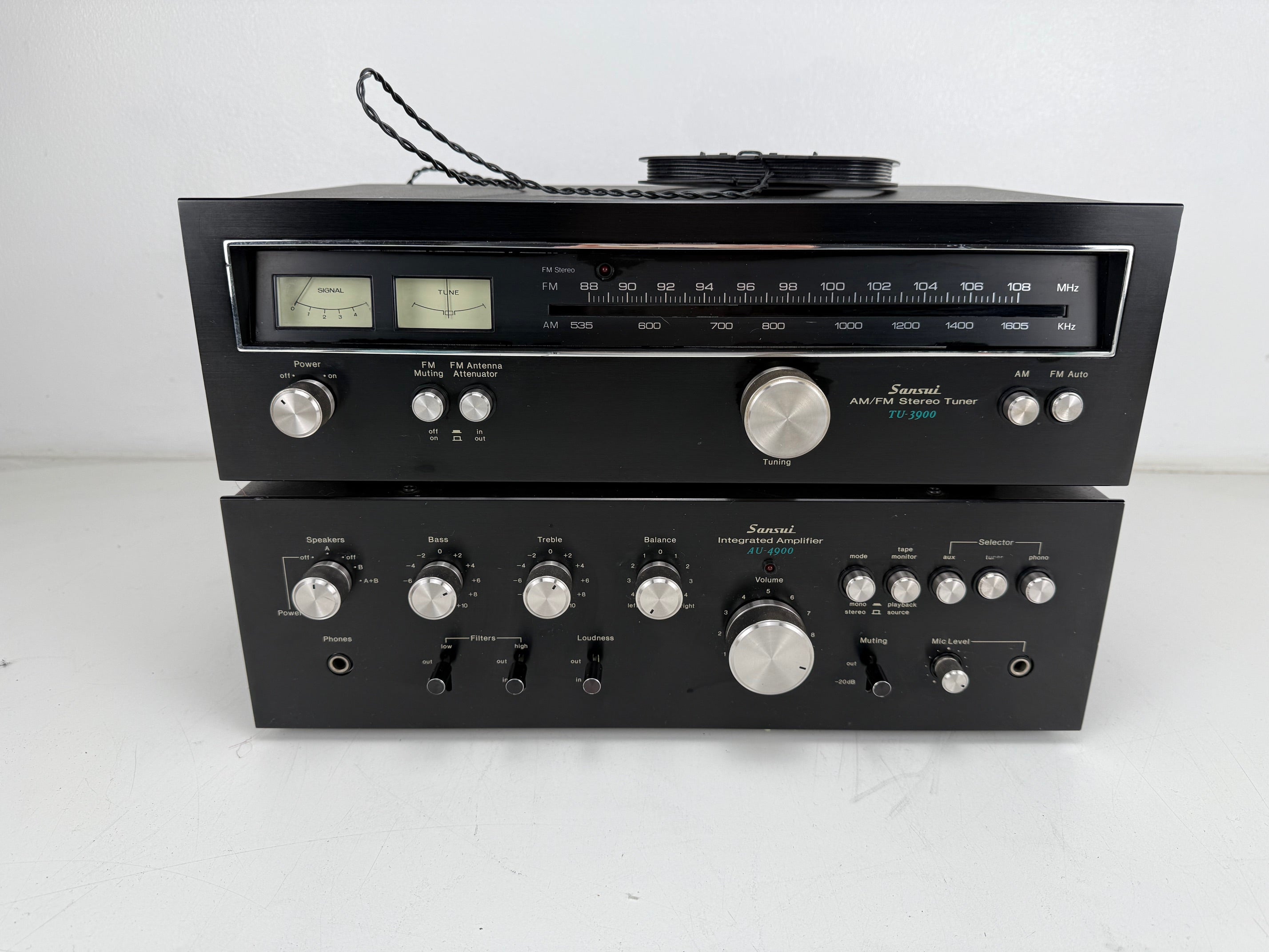 Sansui TU-3900 AM/FM stereo tuner & AU-4900 geïntegreerde versterker (onderhoud uitgevoerd)