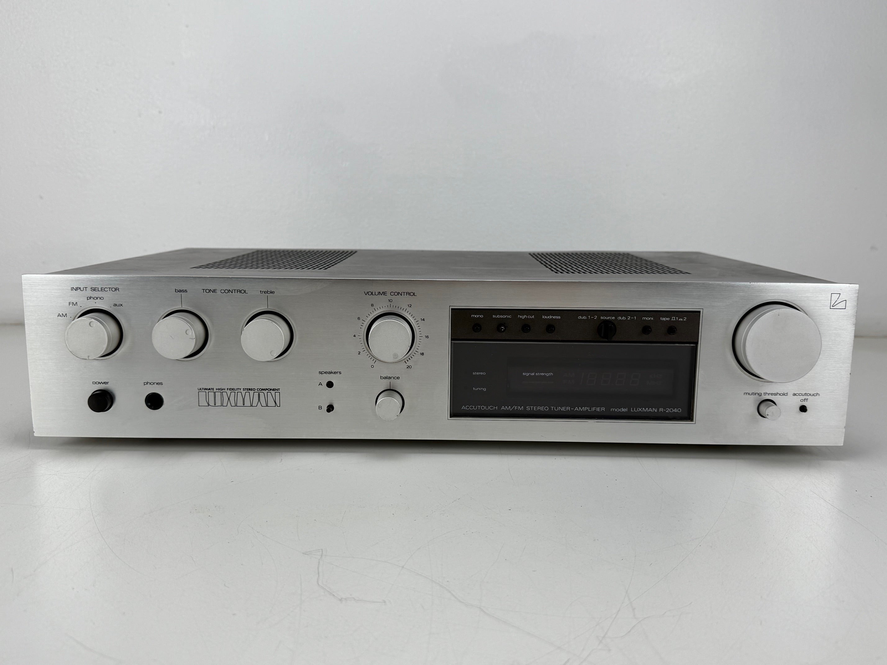 Luxman R-2040 stereo-ontvanger