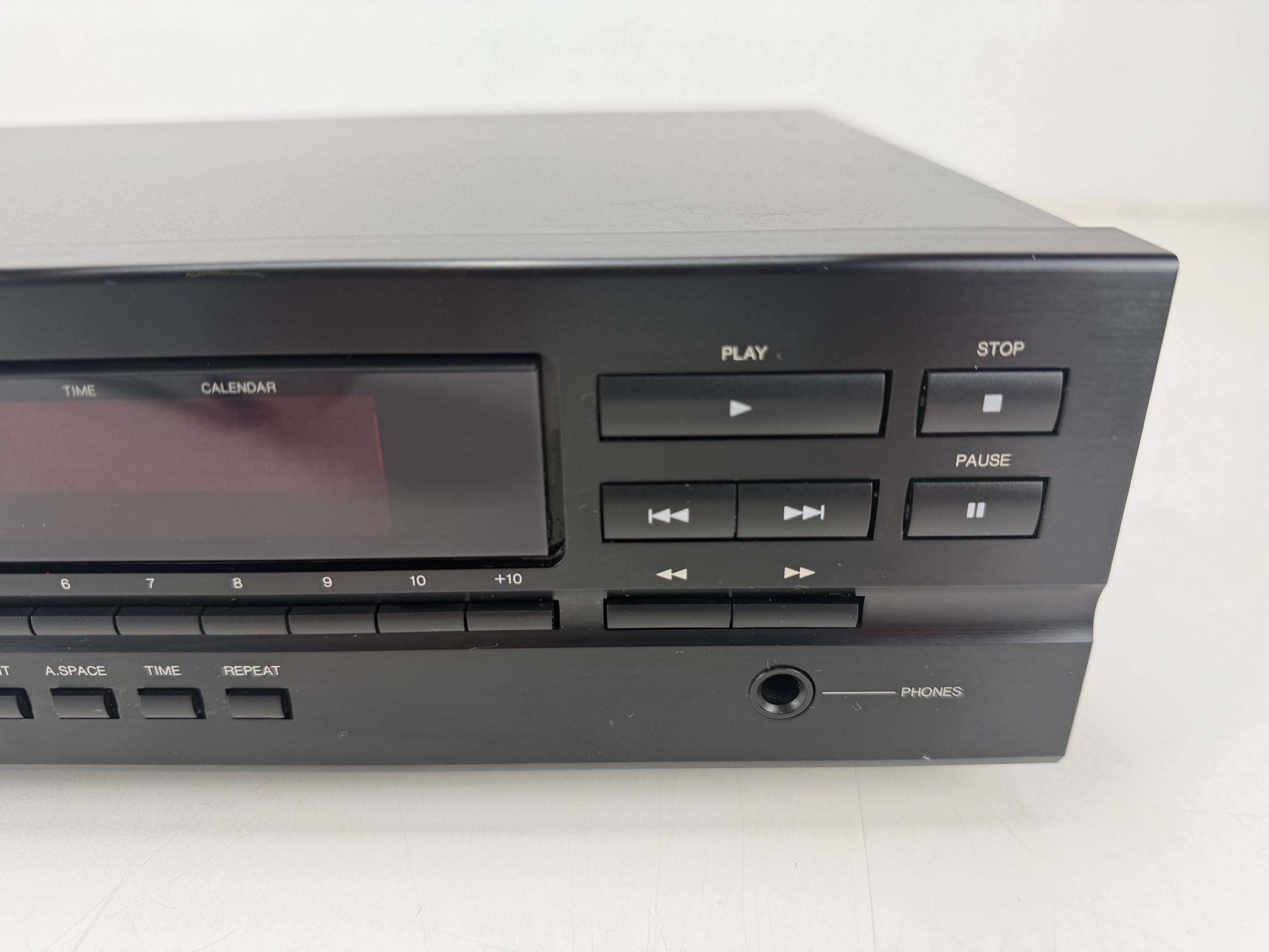 Denon DCD - 590 PCM Audio Technology / Compact Disc Player