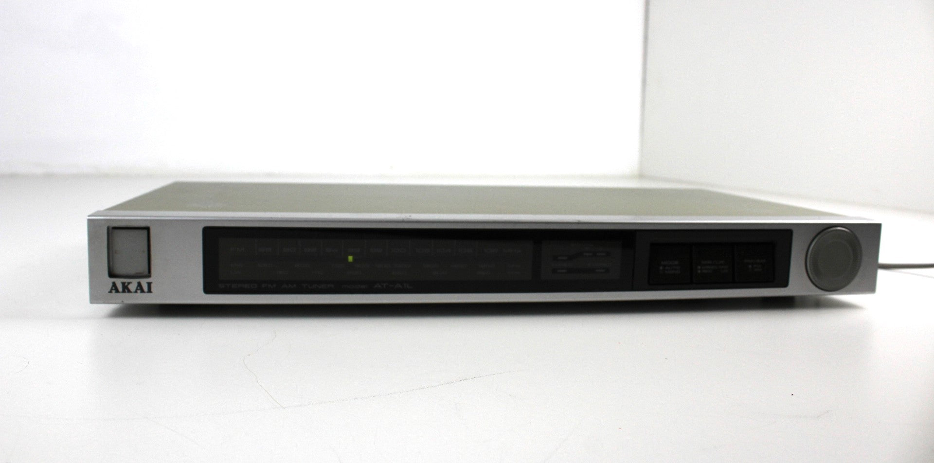 Akai Akai AT A1L werkt goed en is getest.