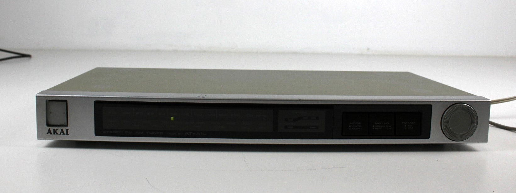 Akai Akai AT A1L werkt goed en is getest.