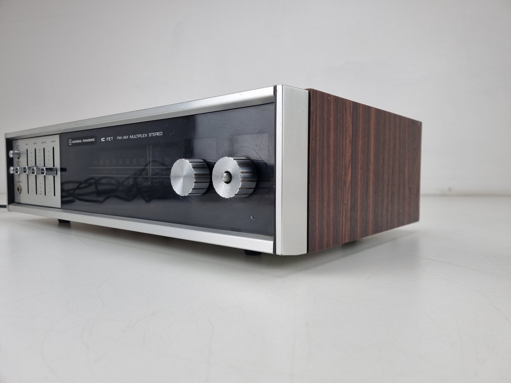 Panasonic RE-7720BS - FM-AM Stereo - Nieuwe verlichting - Potentiometer gereinigd
