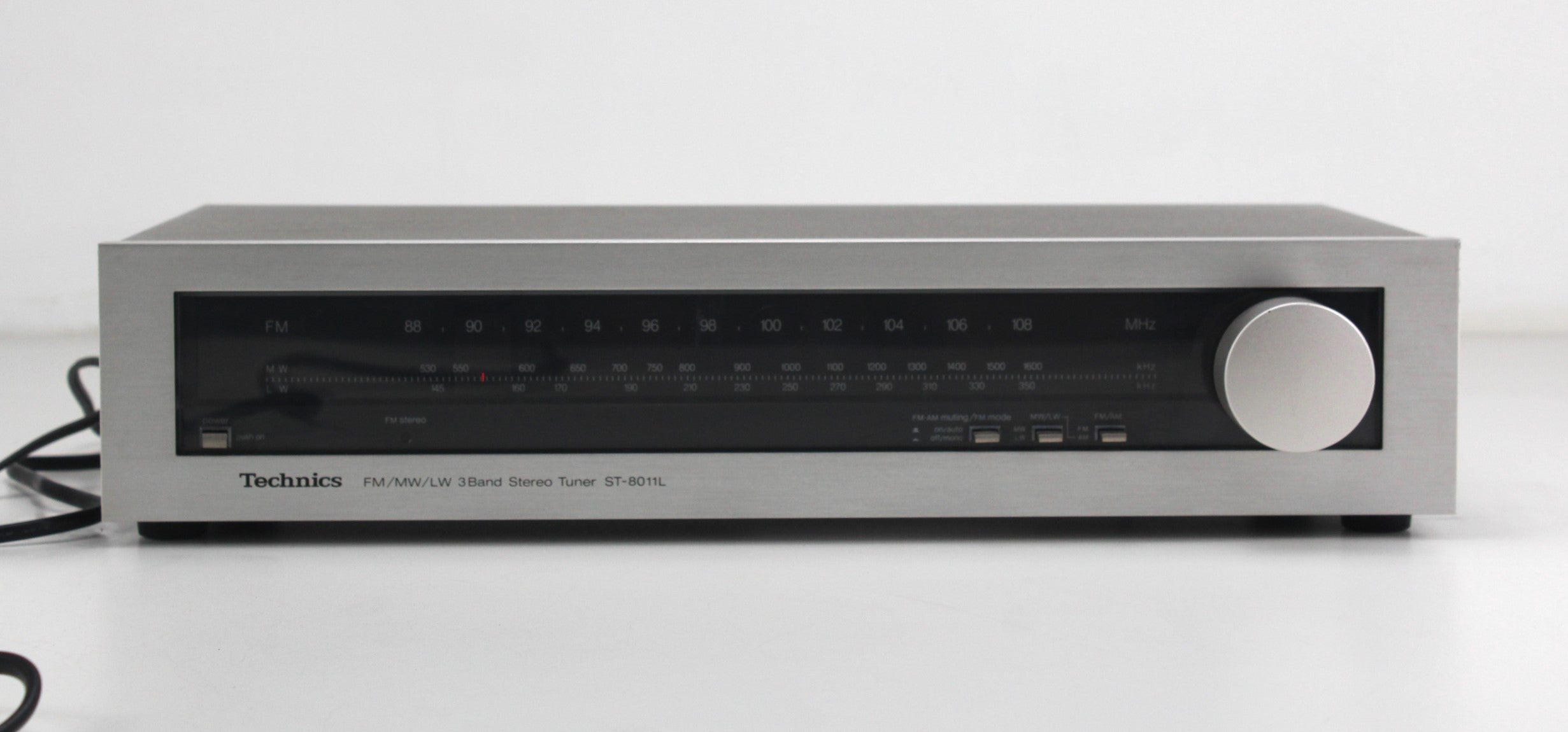 Technics 3-bands stereo tuner ST-8011L