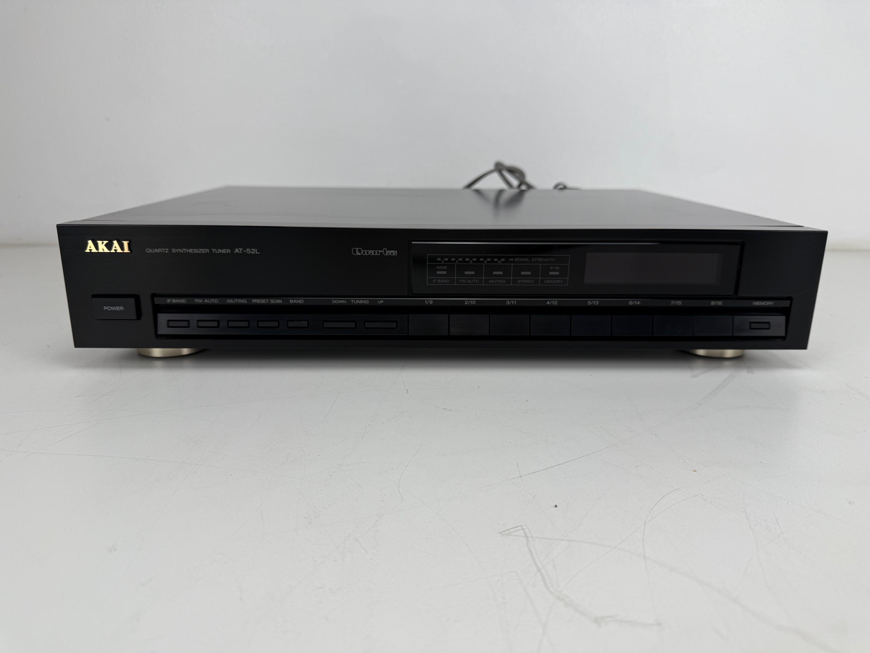 Akai AT - 52L Quartz Synthesizer Tuner