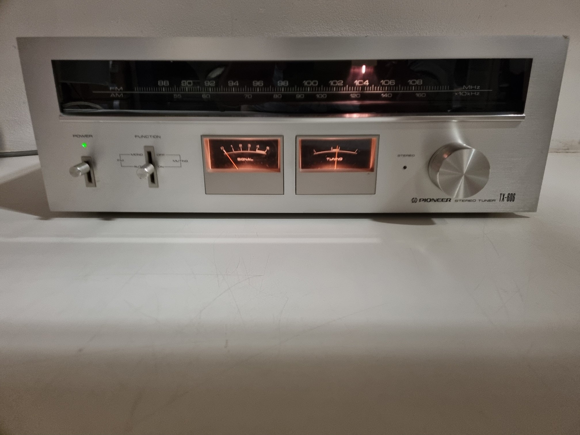 Pioneer TX-606 Tuner - New Lights